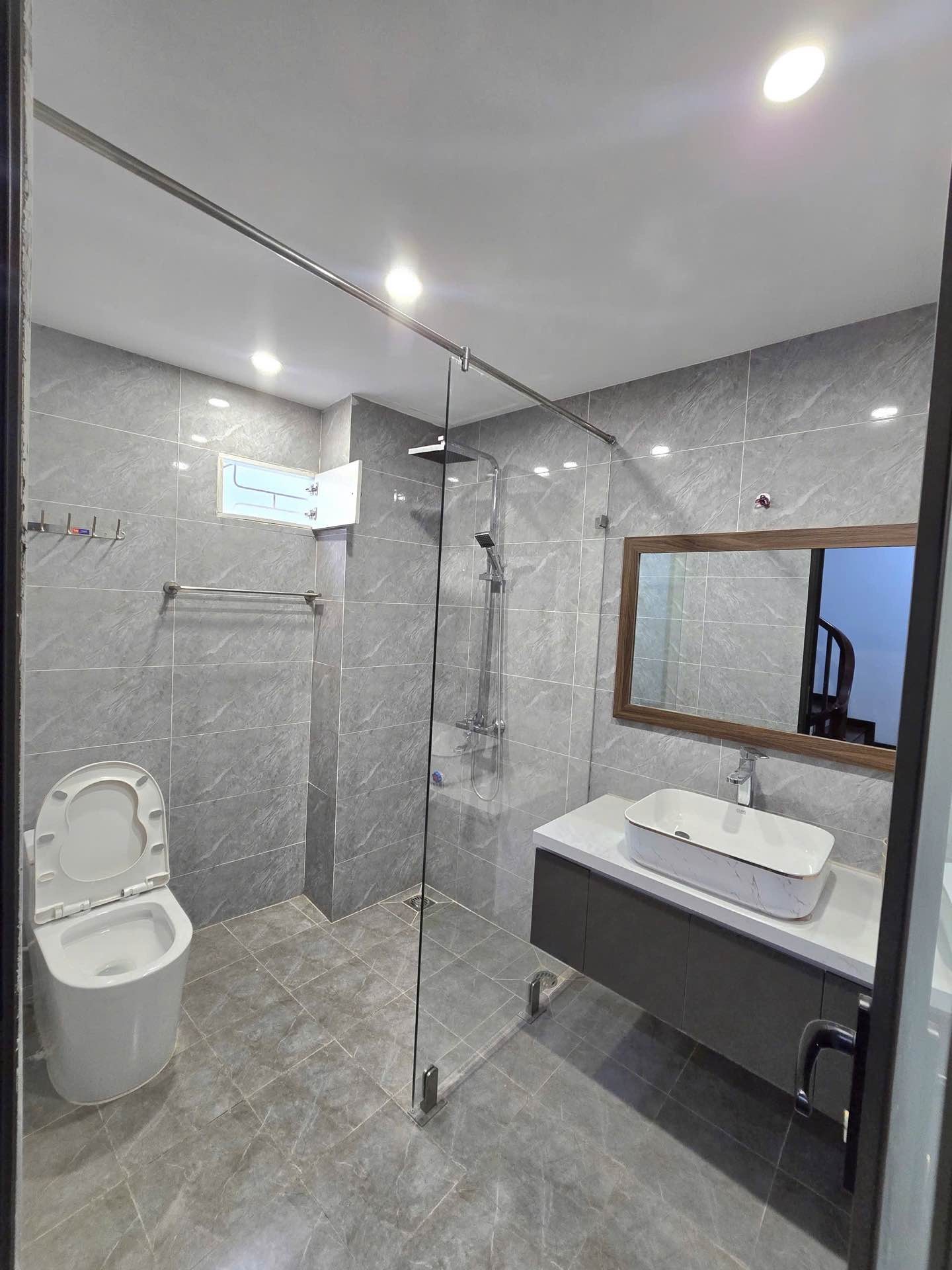 Bán nhà Hồng Mai - diện tích 32m2 5 tầng - ô tô vào ra thoải mái - giá 9,9 tỷ