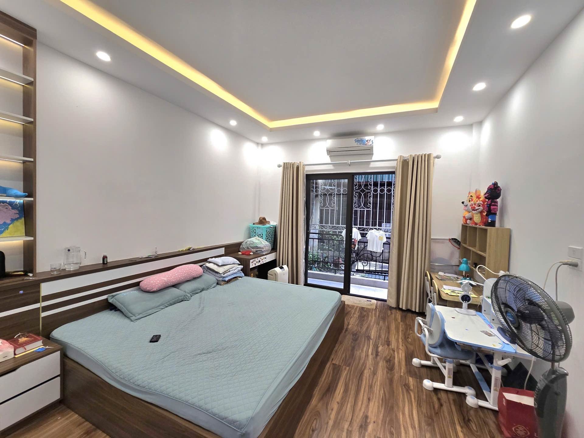 Bán nhà Hồng Mai - diện tích 32m2 5 tầng - ô tô vào ra thoải mái - giá 9,9 tỷ