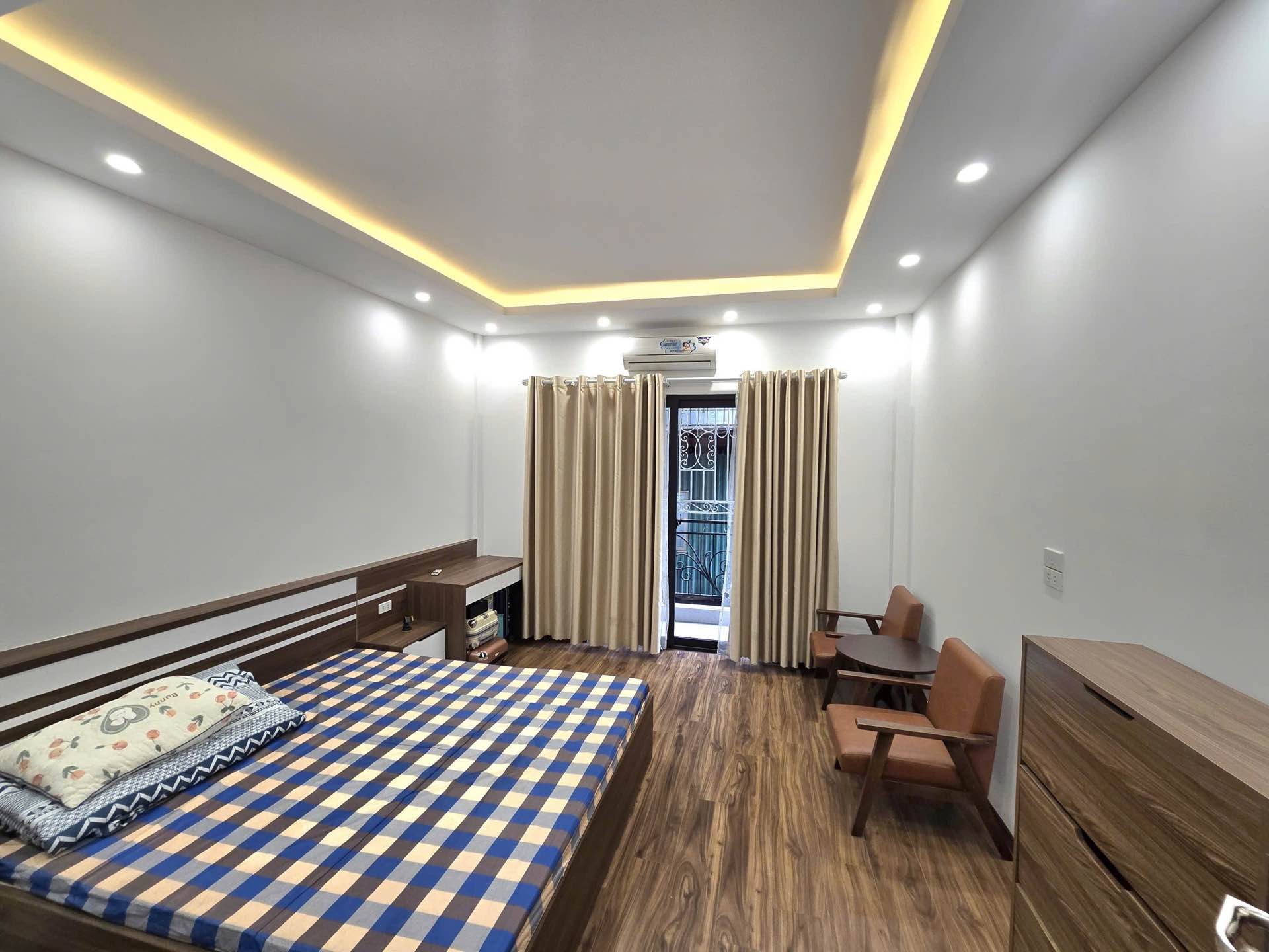 Bán nhà Hồng Mai - diện tích 32m2 5 tầng - ô tô vào ra thoải mái - giá 9,9 tỷ