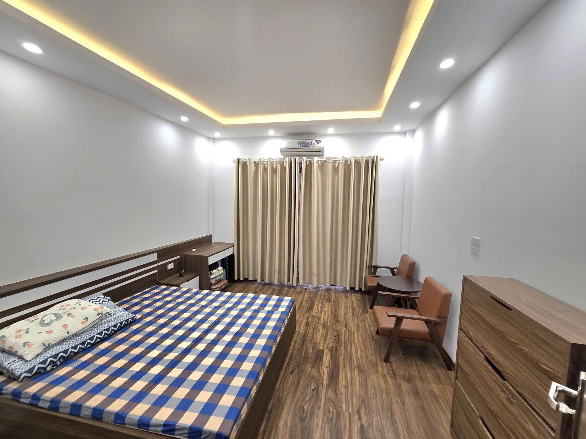 Bán nhà Hồng Mai - diện tích 32m2 5 tầng - ô tô vào ra thoải mái - giá 9,9 tỷ