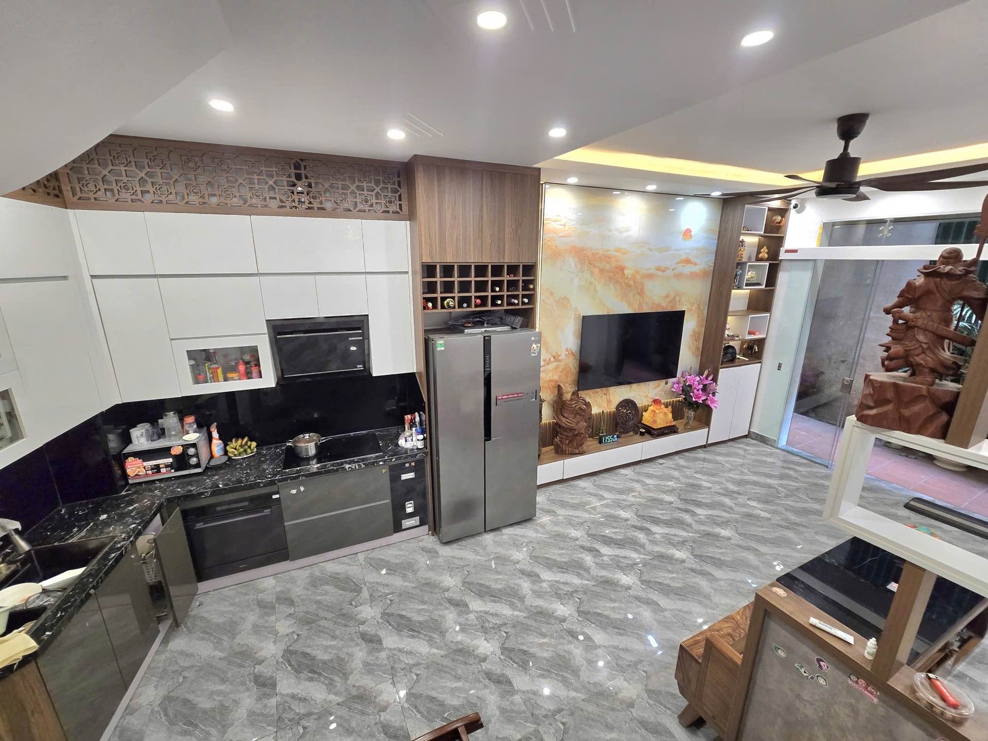 Bán nhà Hồng Mai - diện tích 32m2 5 tầng - ô tô vào ra thoải mái - giá 9,9 tỷ