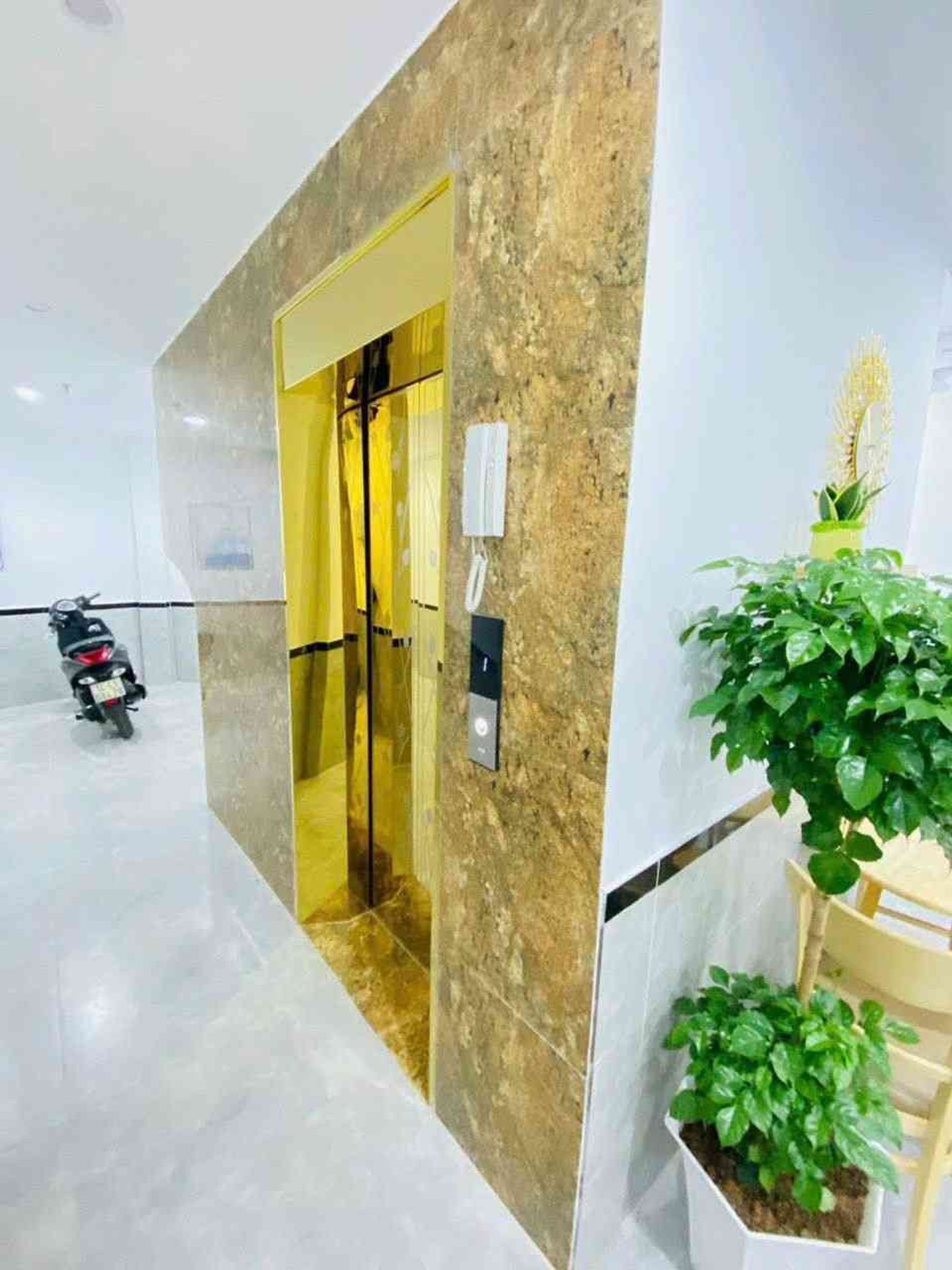 Bán nhà Đê Tô Hoàng - diện tích 60m2 7 tầng - Thang máy - giá 17 tỷ