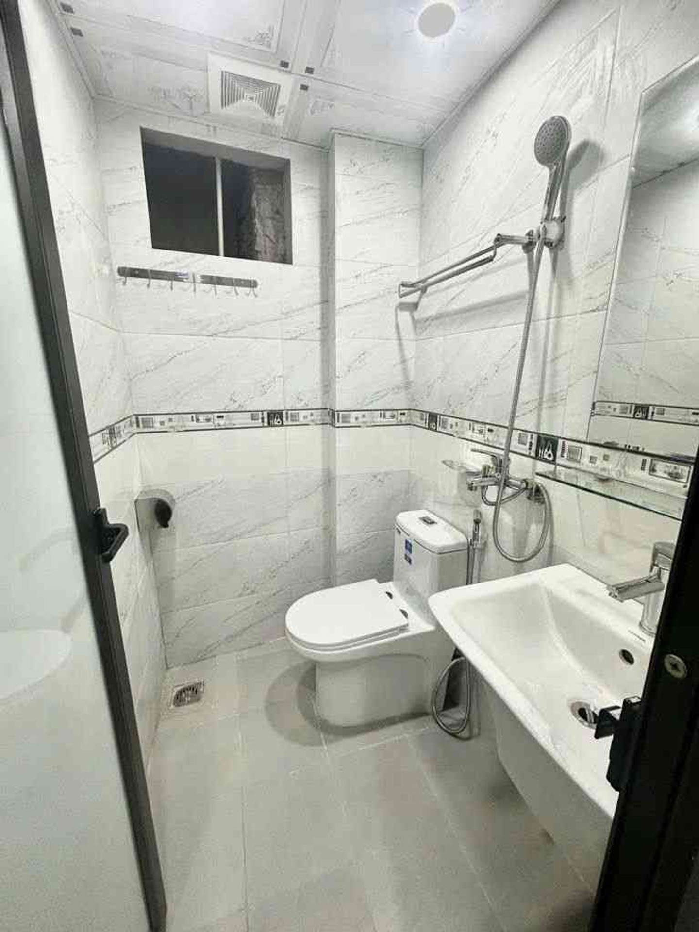 Bán nhà Đê Tô Hoàng - diện tích 60m2 7 tầng - Thang máy - giá 17 tỷ