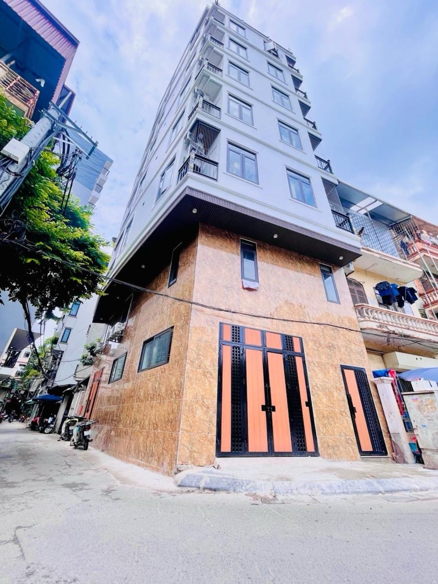 Bán nhà Phan Đình Giót - diện tích 75m2 9 tầng - Lô góc 2 mặt ngõ ô tô tránh - giá 41,9 tỷ