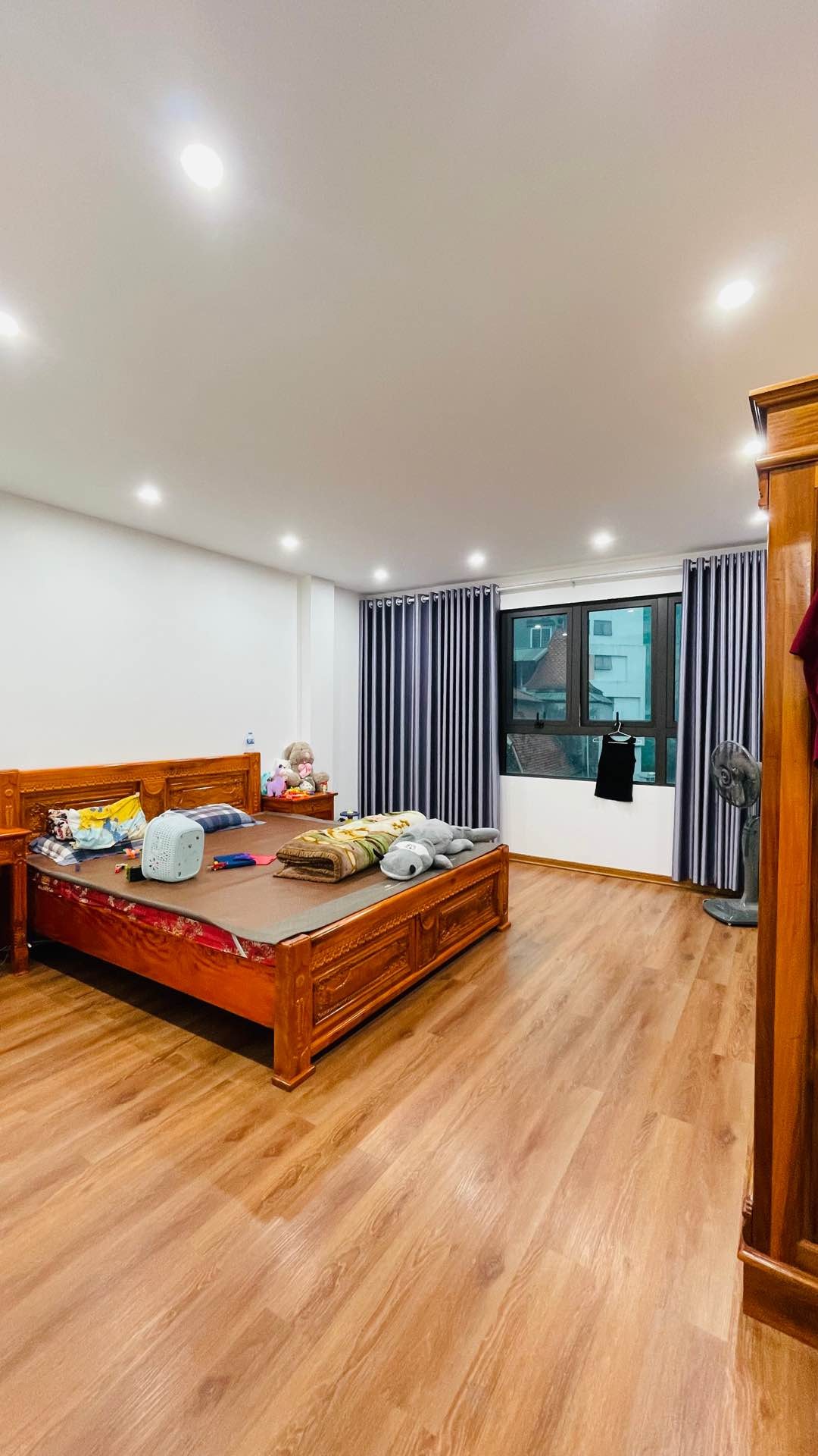 Bán nhà Yên Hòa - diện tích 65m2 7 tầng - Mặt phố vip trung tâm Cầu Giấy - giá 32 tỷ