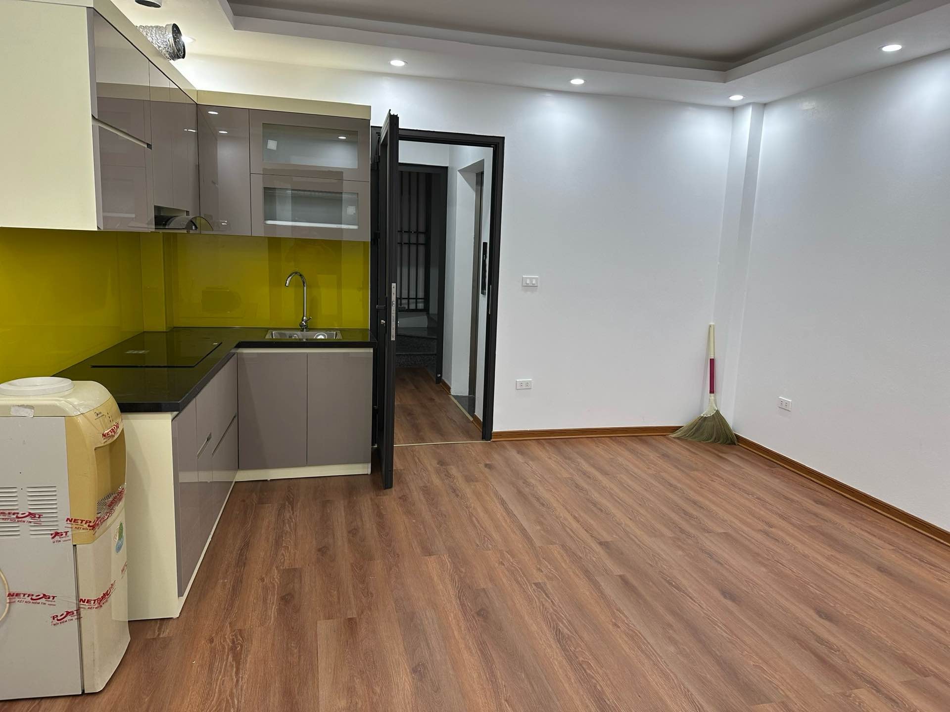 Bán nhà Yên Hòa - diện tích 65m2 7 tầng - Mặt phố vip trung tâm Cầu Giấy - giá 32 tỷ