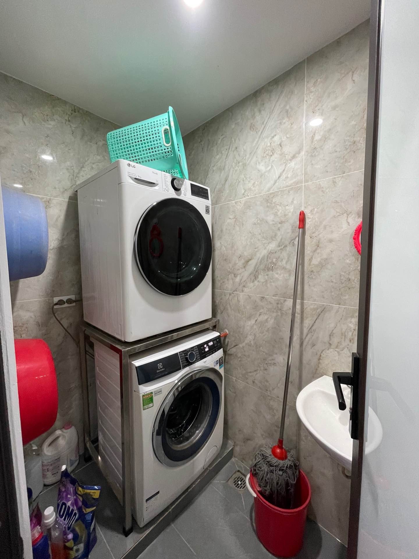 Bán nhà Yên Hòa - diện tích 65m2 7 tầng - Mặt phố vip trung tâm Cầu Giấy - giá 32 tỷ