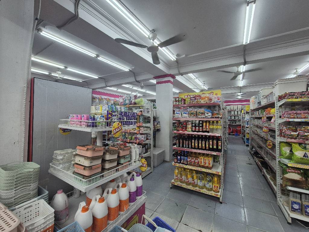 Bán nhà Quan Nhân - diện tích 177m2 2 tầng - ô tô tránh - giá 72 tỷ