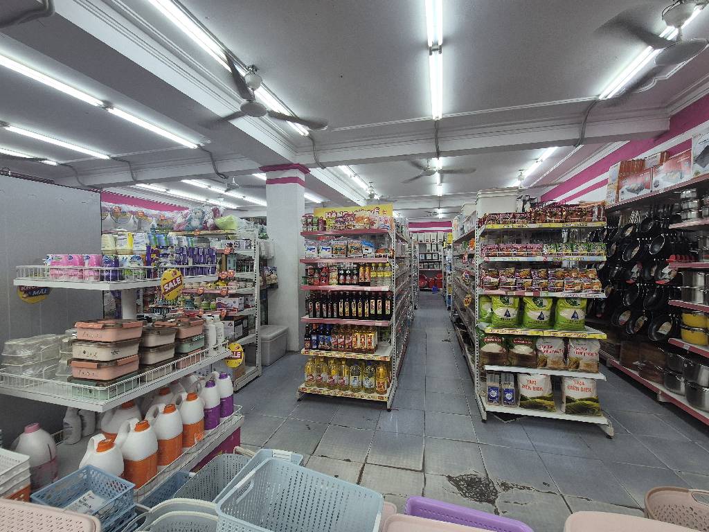 Bán nhà Quan Nhân - diện tích 177m2 2 tầng - ô tô tránh - giá 72 tỷ