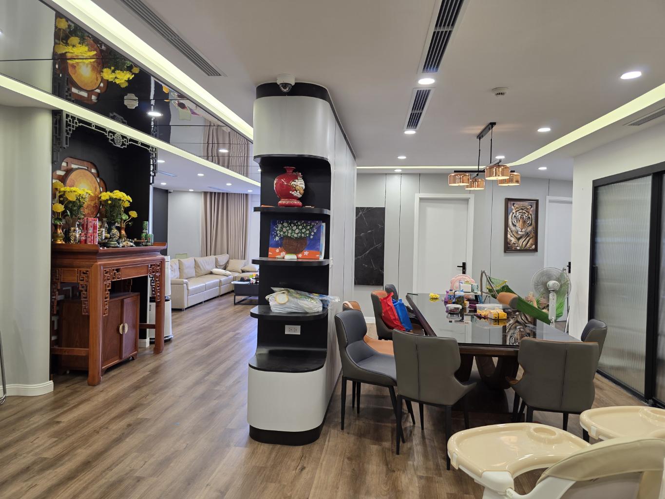 Bán nhà Nguyễn Xiển - diện tích 164m2 1 tầng - Lô góc - giá 12,3 tỷ