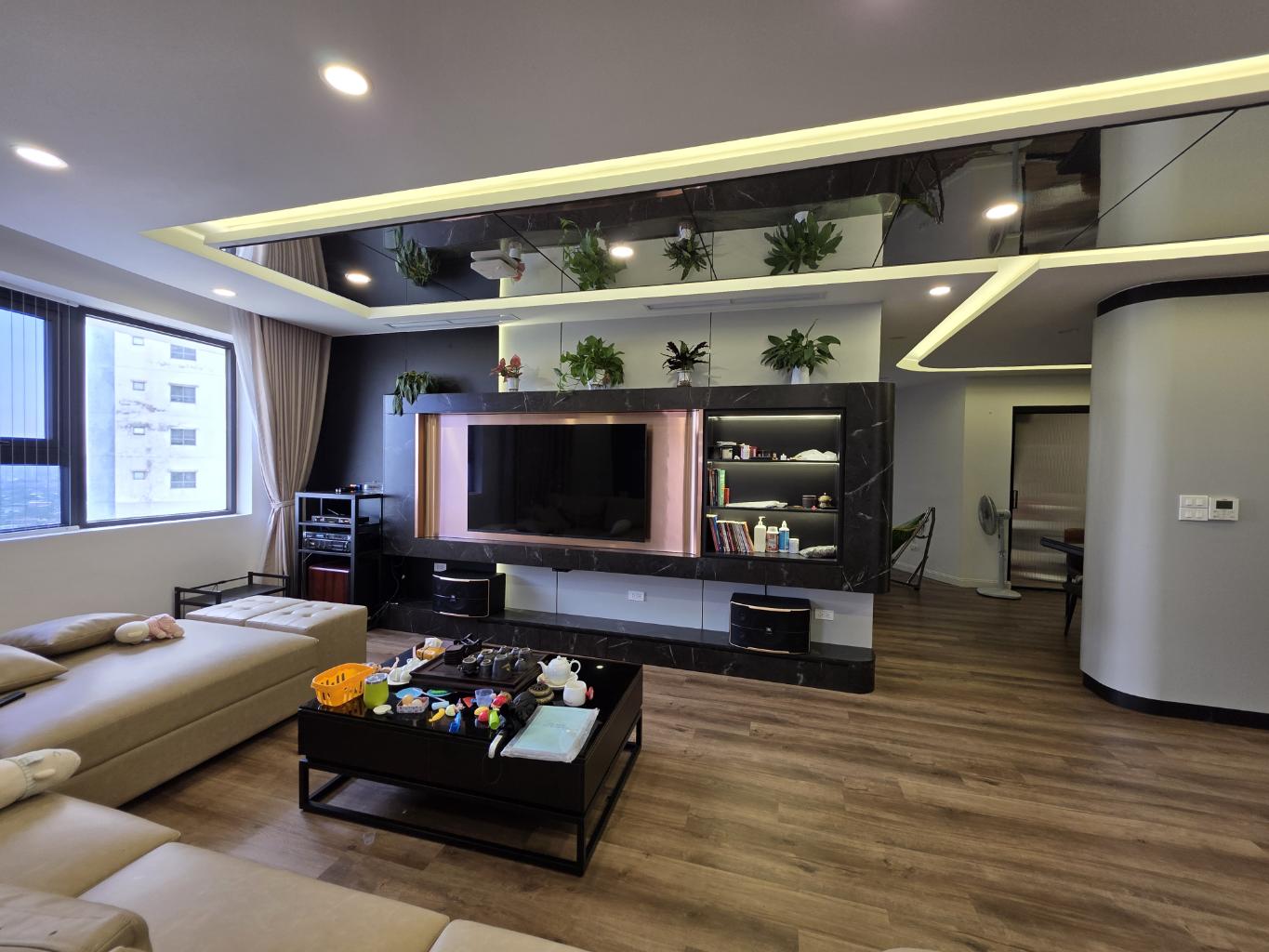 Bán nhà Nguyễn Xiển - diện tích 164m2 1 tầng - Lô góc - giá 12,3 tỷ