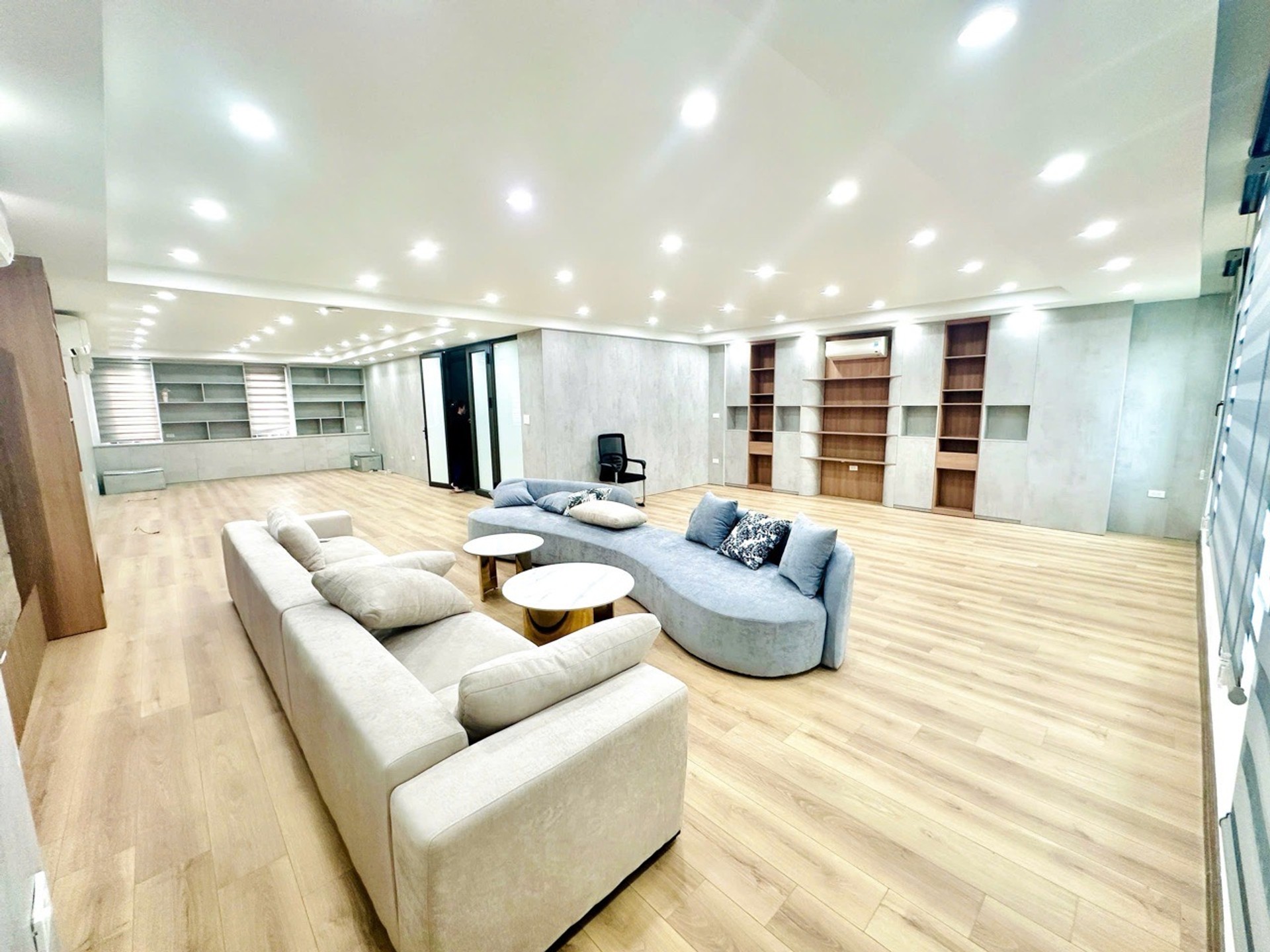 Bán nhà Kim Giang - diện tích 116m2 7 tầng - Ô tô tải đỗ cửa - giá 39 tỷ