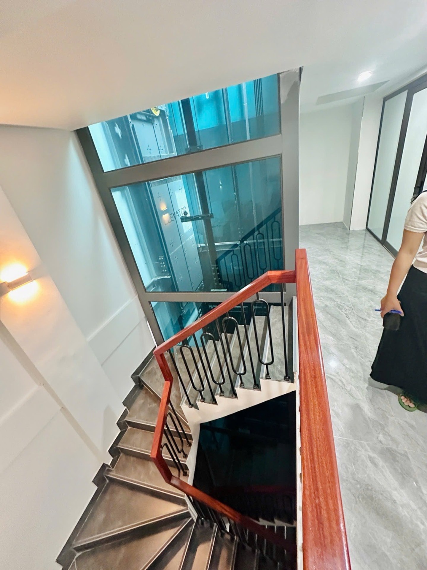 Bán nhà Kim Giang - diện tích 116m2 7 tầng - Ô tô tải đỗ cửa - giá 39 tỷ