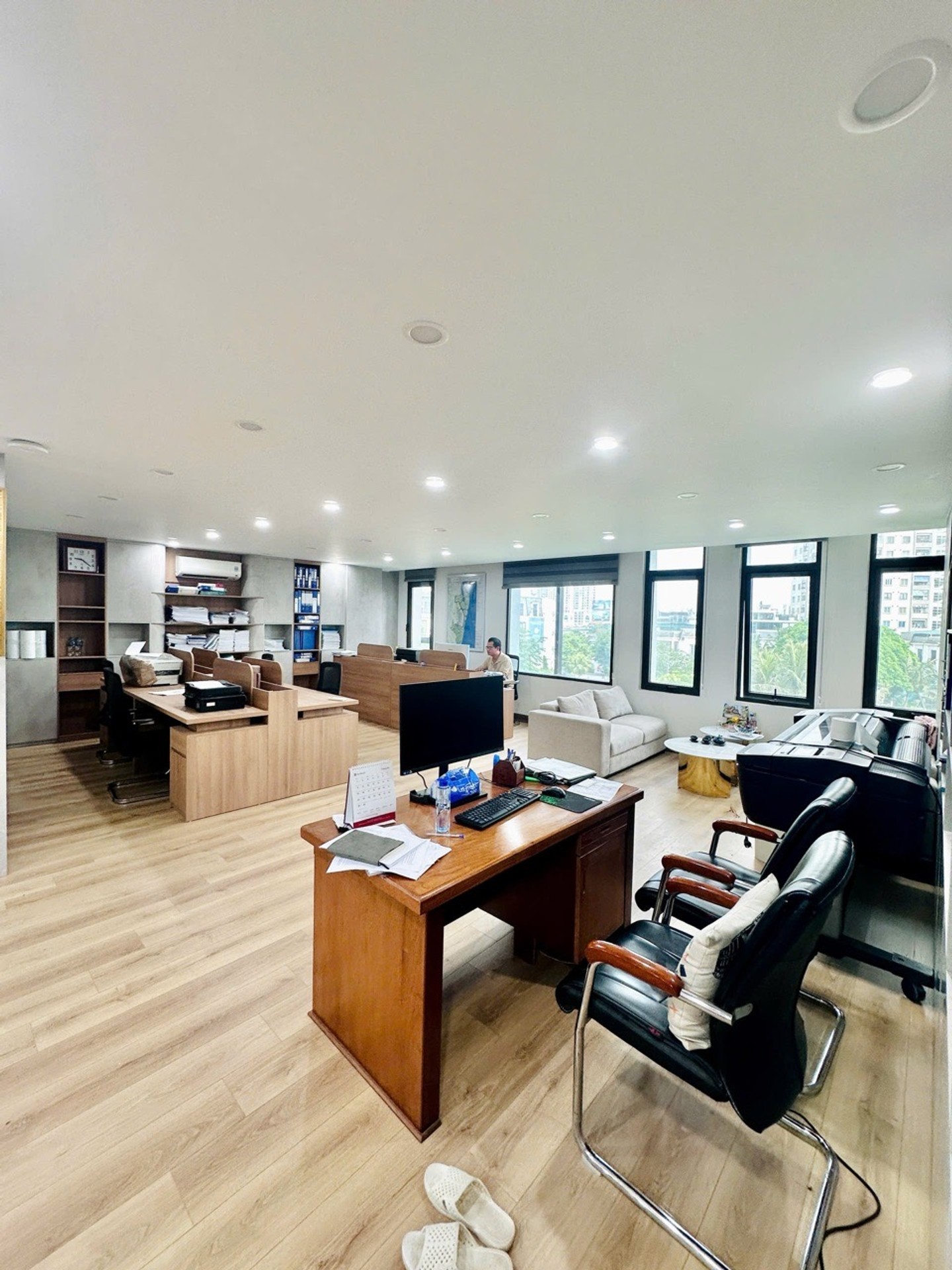 Bán nhà Kim Giang - diện tích 116m2 7 tầng - Ô tô tải đỗ cửa - giá 39 tỷ