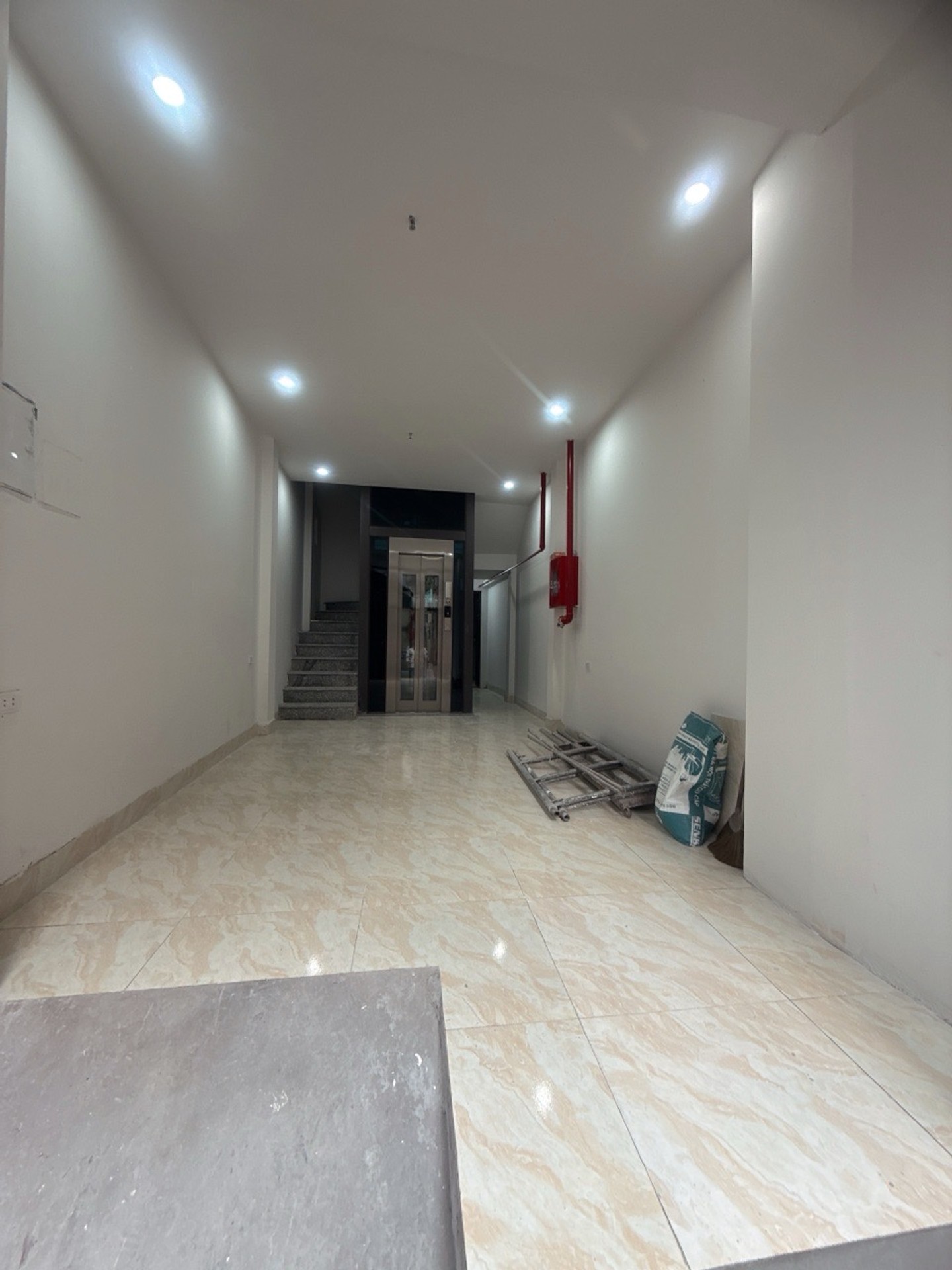 Bán nhà Trương Định - diện tích 49m2 5 tầng - Ô tô - giá 12,4 tỷ