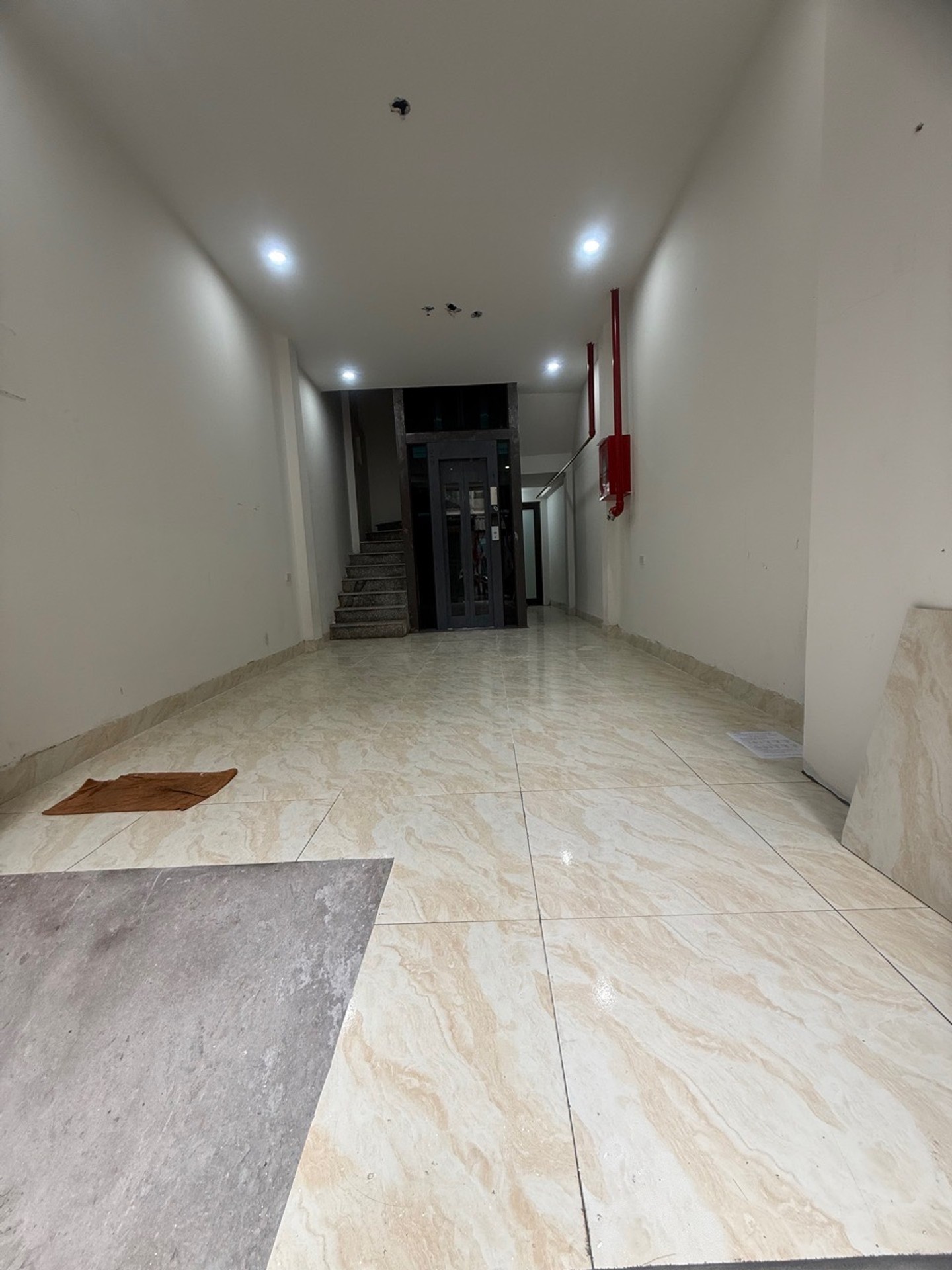 Bán nhà Trương Định - diện tích 49m2 5 tầng - Ô tô - giá 12,4 tỷ