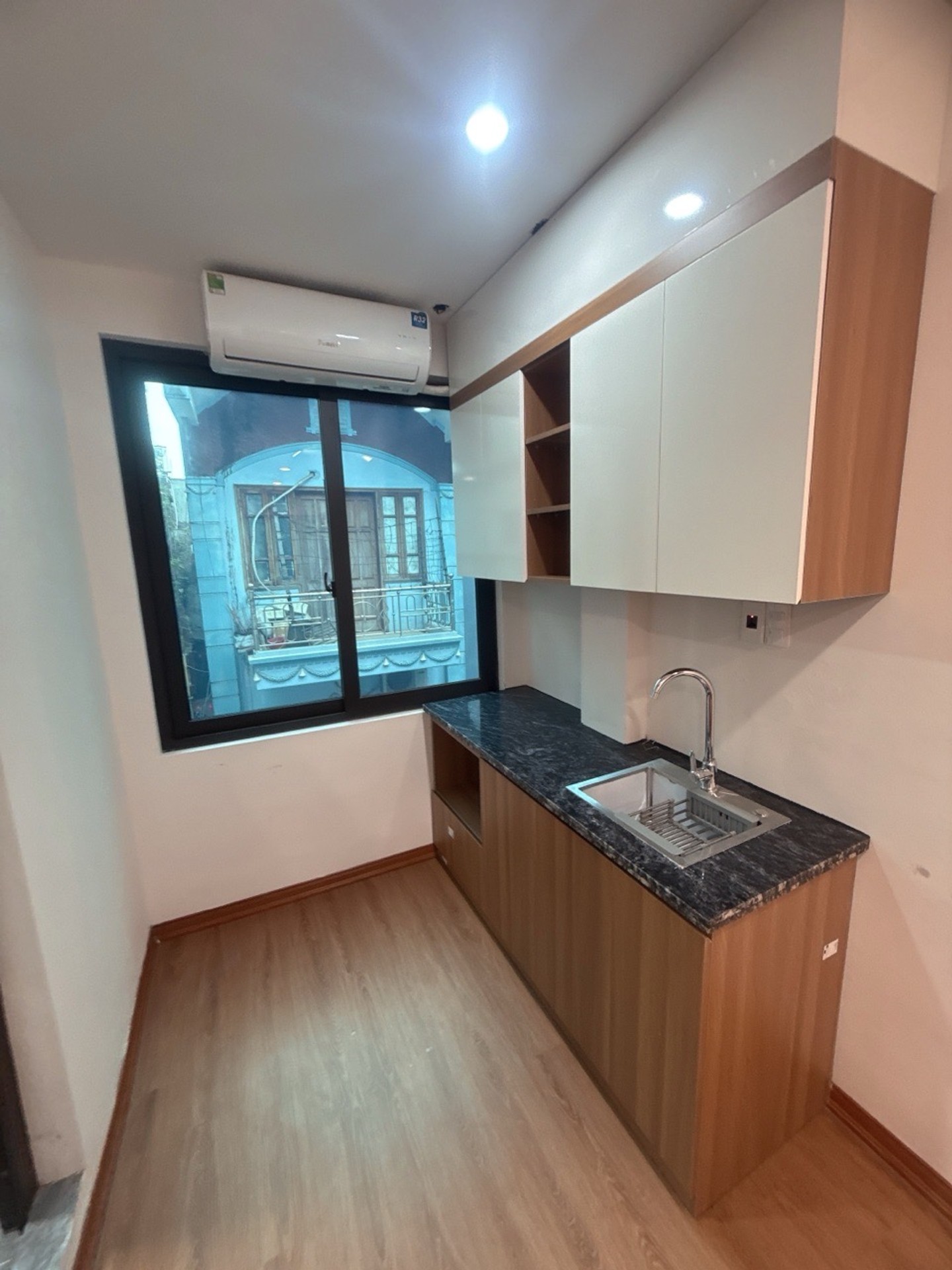 Bán nhà Trương Định - diện tích 49m2 5 tầng - Ô tô - giá 12,4 tỷ