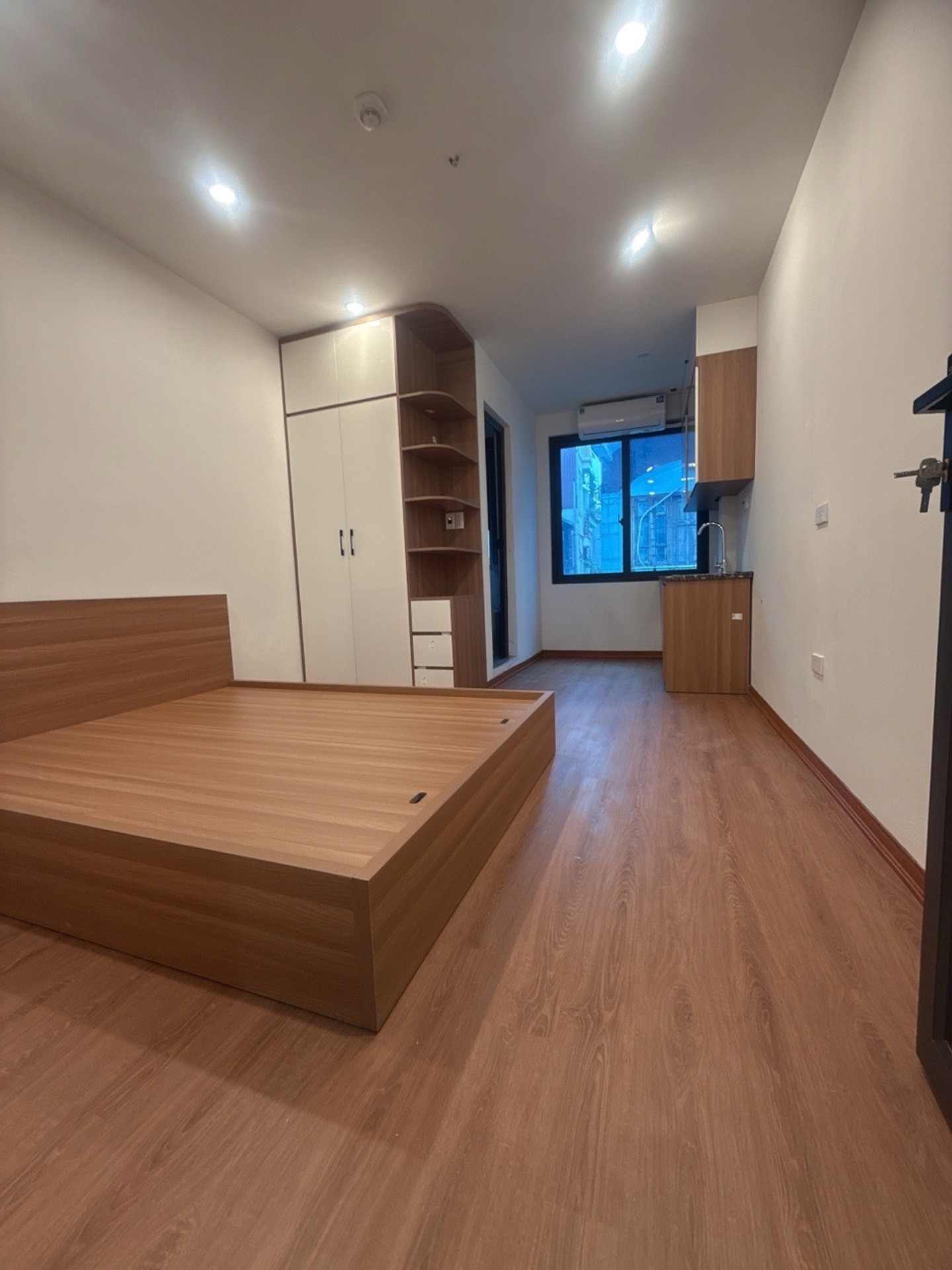 Bán nhà Trương Định - diện tích 49m2 5 tầng - Ô tô - giá 12,4 tỷ