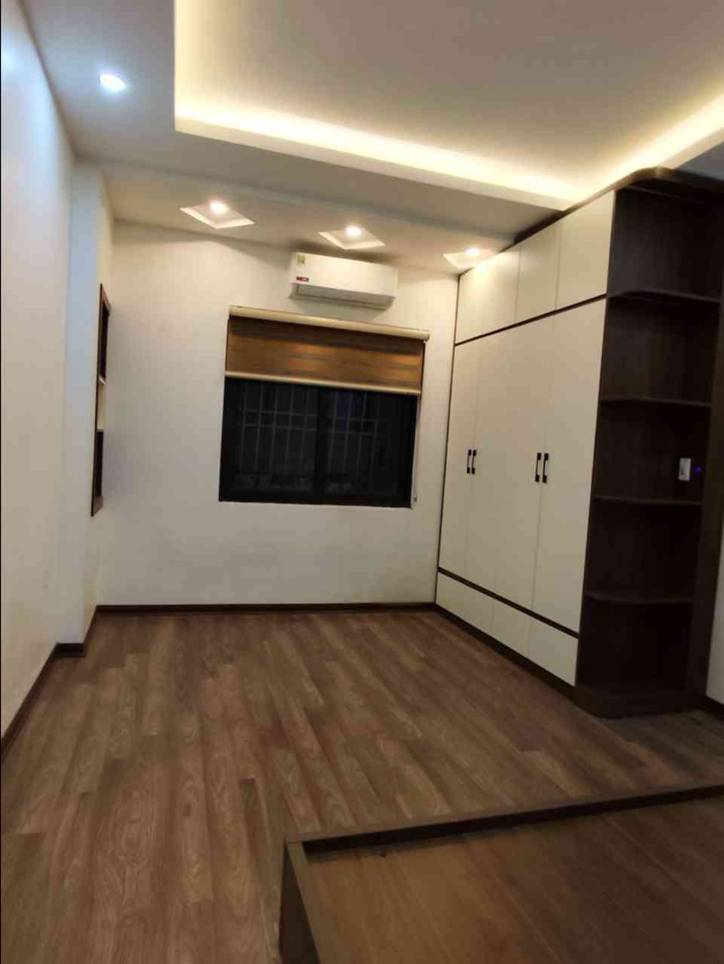 Bán nhà Nguyễn Đức Cảnh - diện tích 30m2 5 tầng - Nhà đẹp hiếm có - giá 7,55 tỷ
