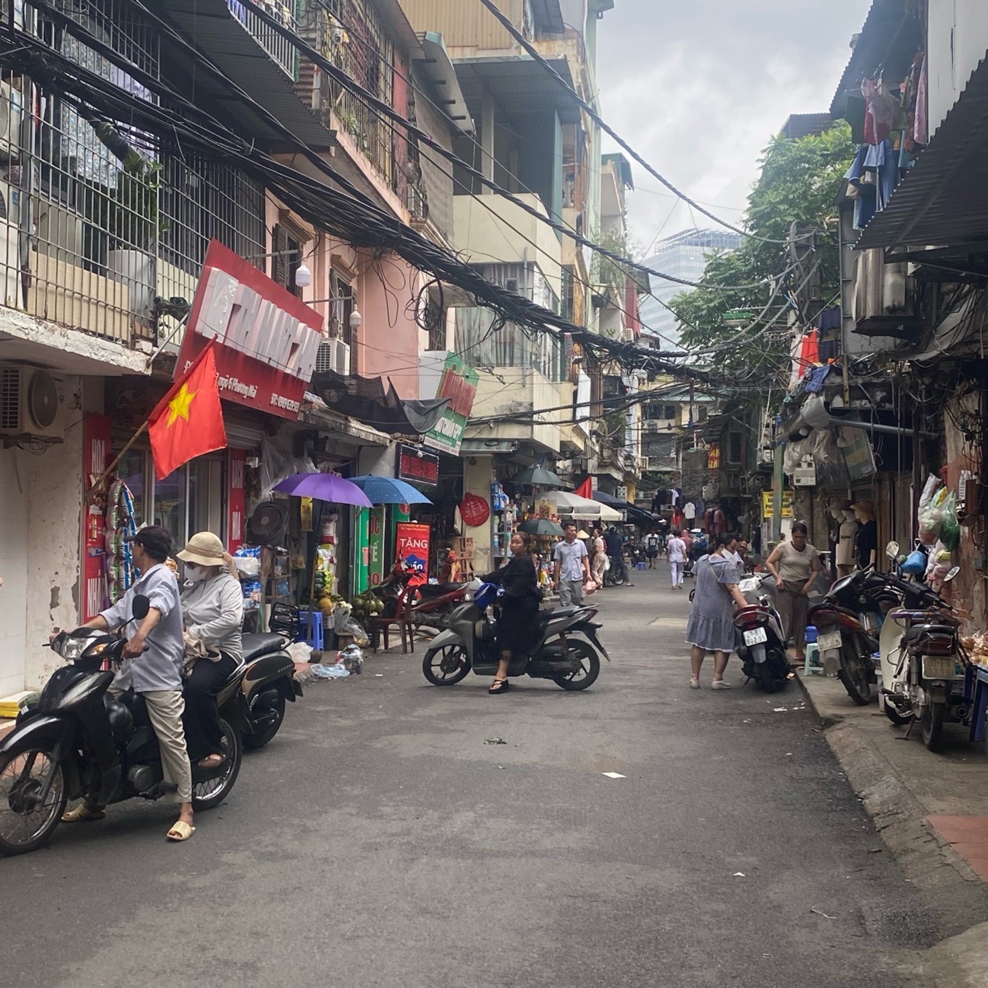 Bán nhà Phương Mai - diện tích 55m2 1 tầng - Mặt ngõ ô tô - giá 6,3 tỷ