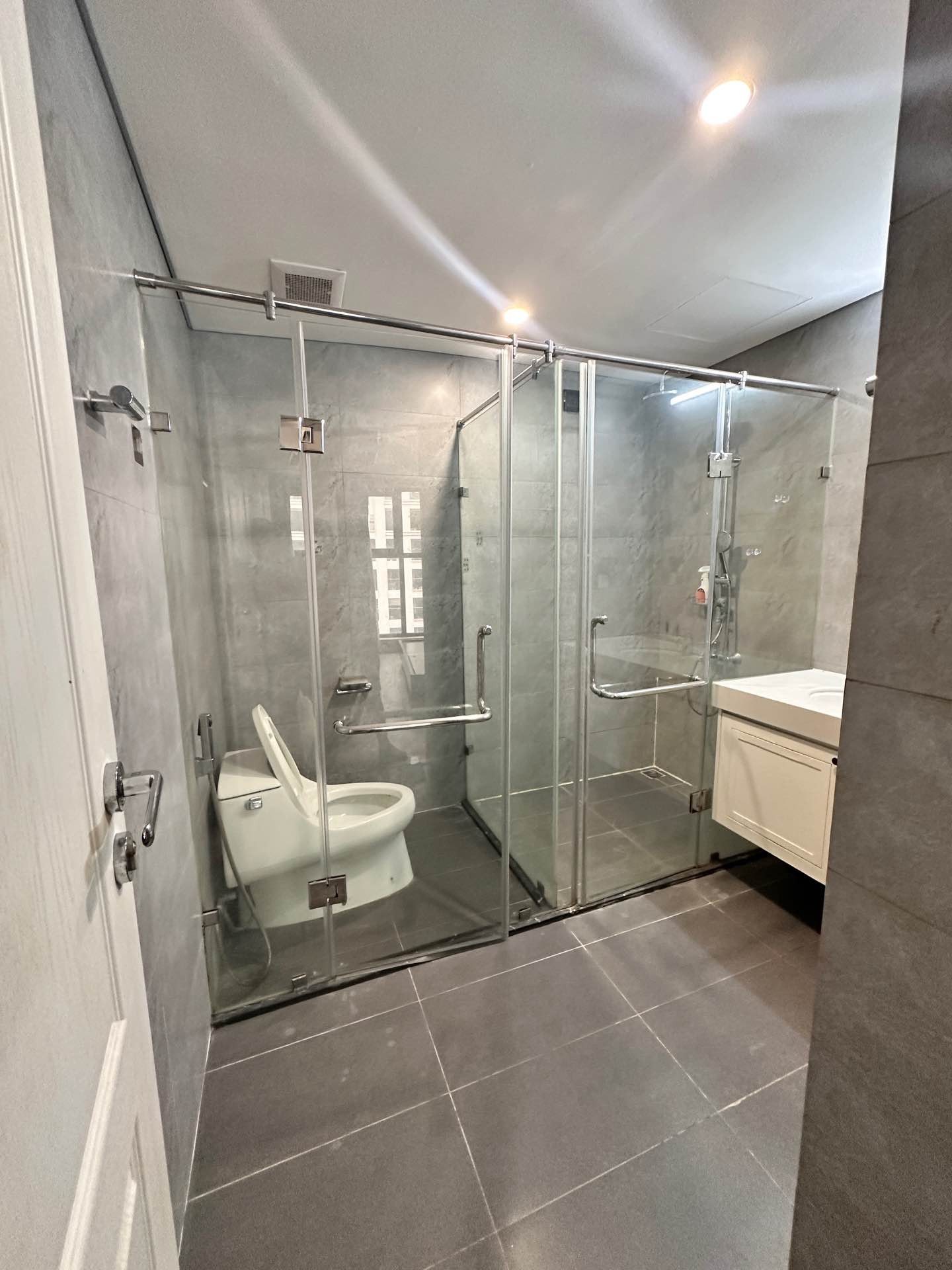 Bán nhà Dương Văn Bé - diện tích 107m2 17 tầng - Chung cư cao cấp - giá 9,4 tỷ