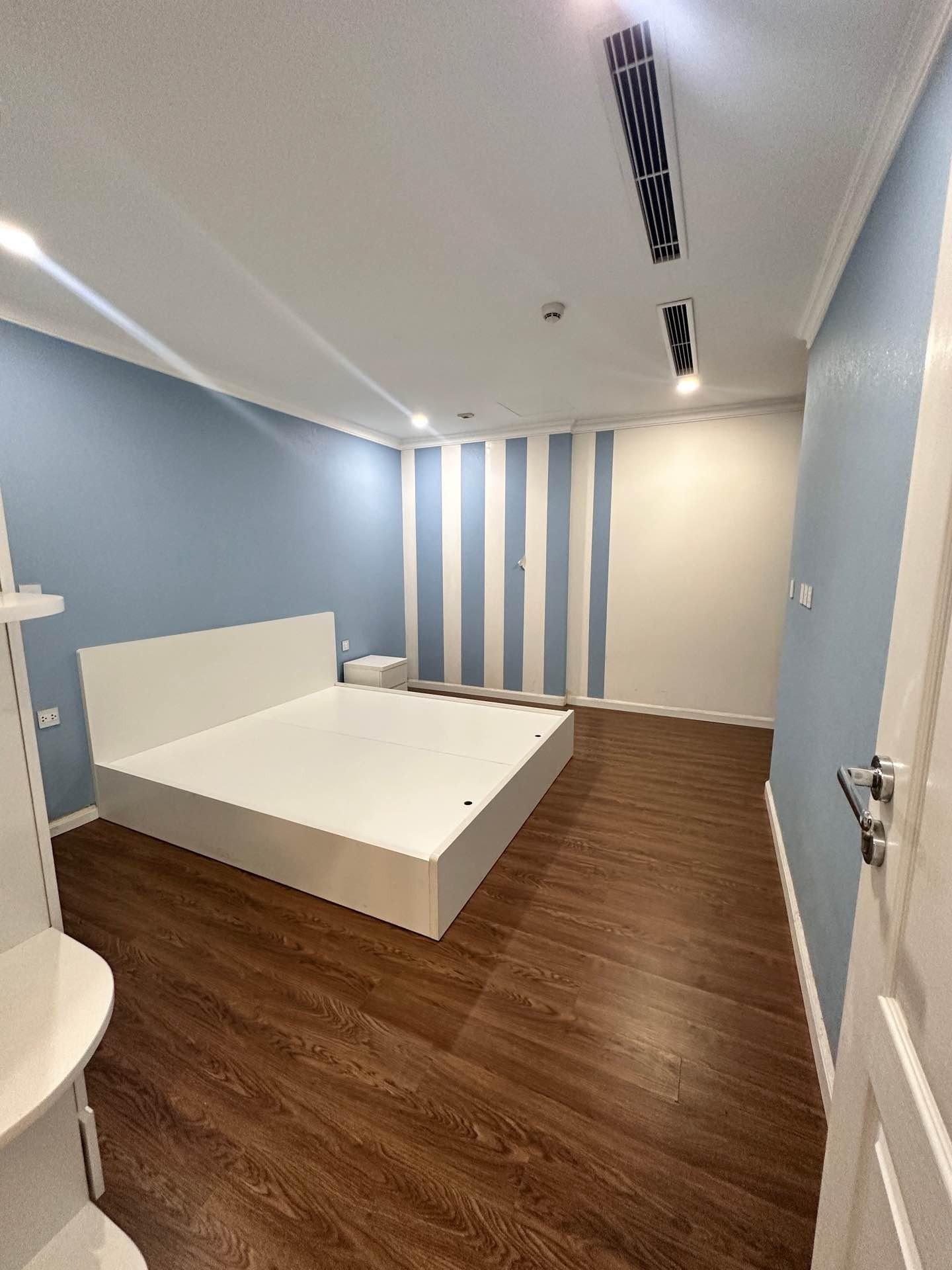 Bán nhà Dương Văn Bé - diện tích 107m2 17 tầng - Chung cư cao cấp - giá 9,4 tỷ