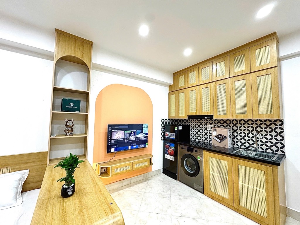 Bán nhà Khương Trung - diện tích 143m2 7 tầng - Ô tô 7 chỗ ngủ trong nhà - giá 42 tỷ