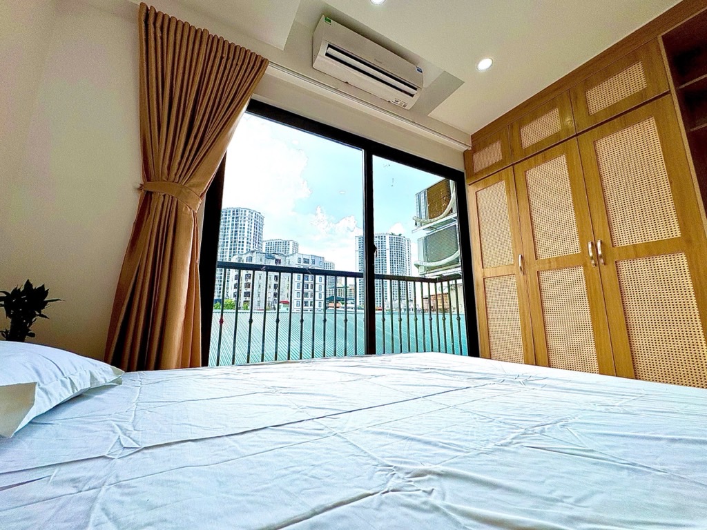 Bán nhà Khương Trung - diện tích 143m2 7 tầng - Ô tô 7 chỗ ngủ trong nhà - giá 42 tỷ