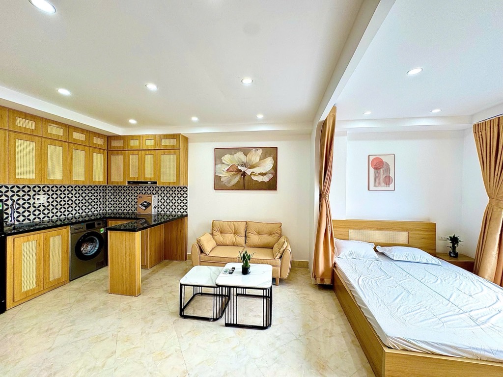 Bán nhà Khương Trung - diện tích 143m2 7 tầng - Ô tô 7 chỗ ngủ trong nhà - giá 42 tỷ