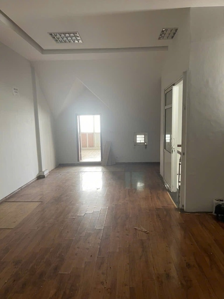 Bán nhà Khuất Duy Tiến - diện tích 148m2 5 tầng - Ô TÔ TRÁNH - giá 52,5 tỷ