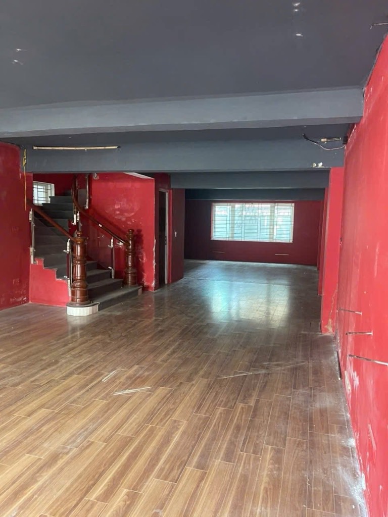 Bán nhà Khuất Duy Tiến - diện tích 148m2 5 tầng - Ô TÔ TRÁNH - giá 52,5 tỷ