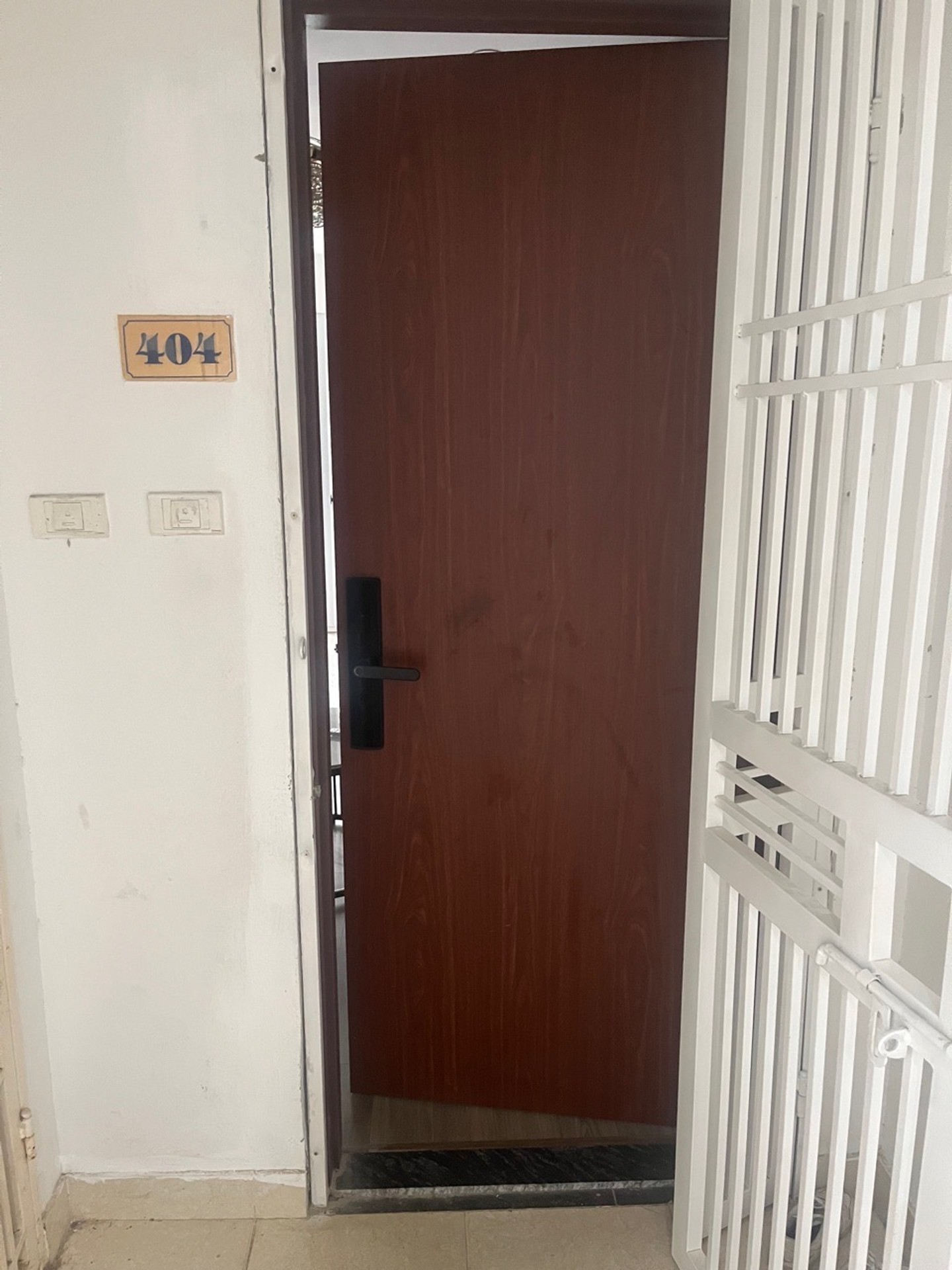 Bán nhà Hoàng Mai - diện tích 40m2 4 tầng - Sổ đỏ cất két - giá 3,6 tỷ