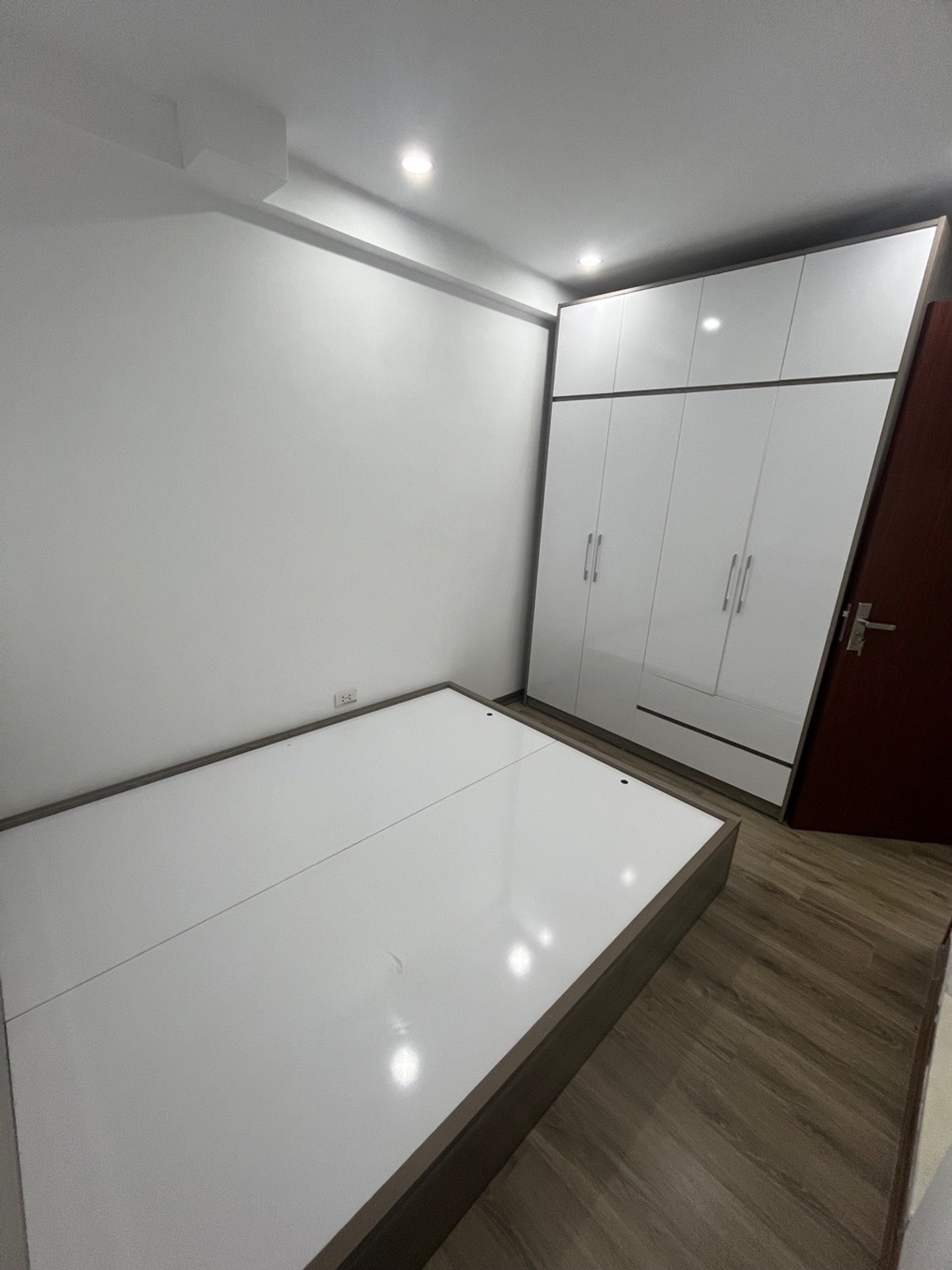 Bán nhà Hoàng Mai - diện tích 40m2 4 tầng - Sổ đỏ cất két - giá 3,6 tỷ