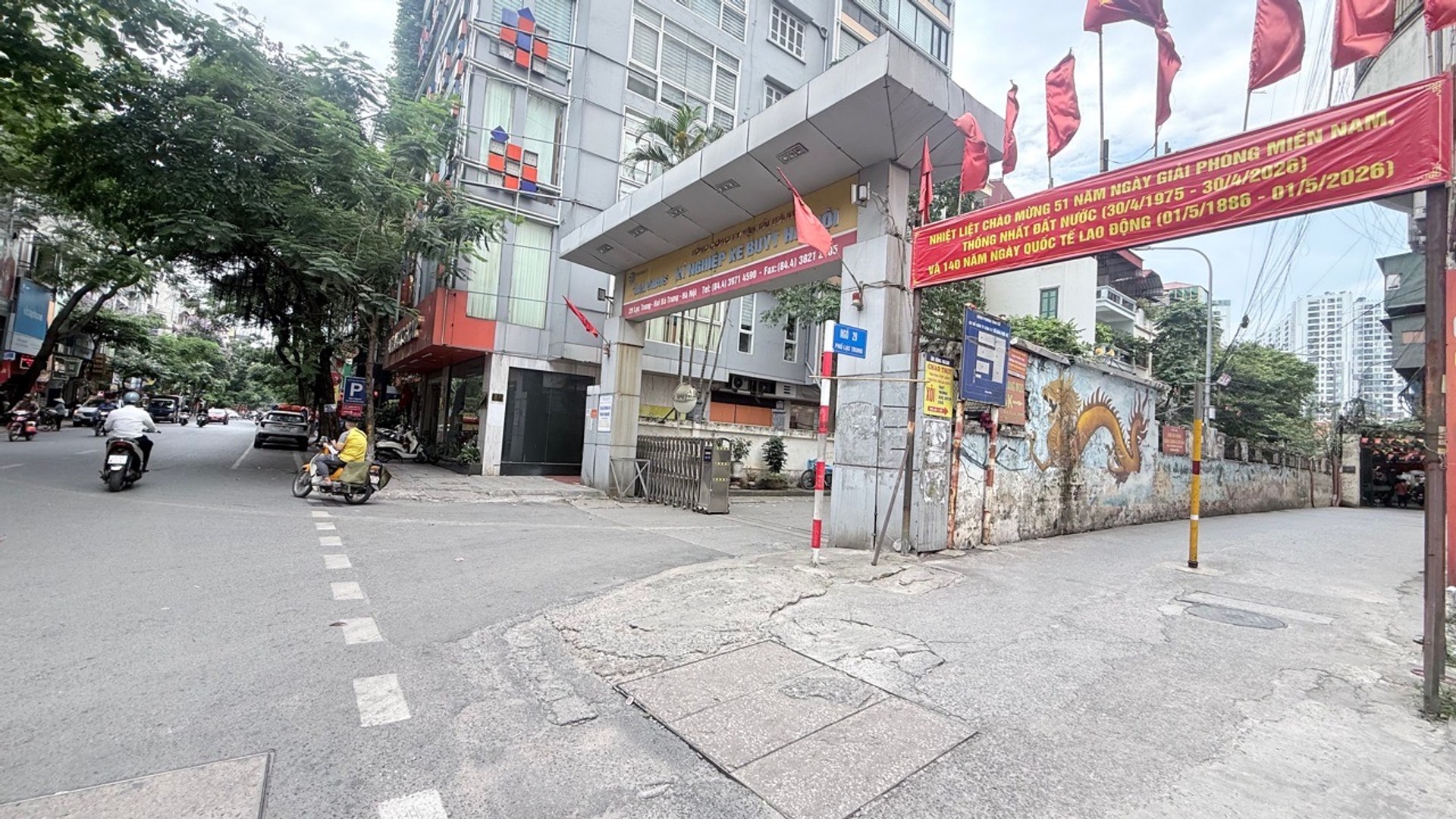 Bán nhà Lạc Trung - diện tích 51m2 3 tầng - Căn hộ chung cư tiện ích bạt ngàn - giá 5,5 tỷ