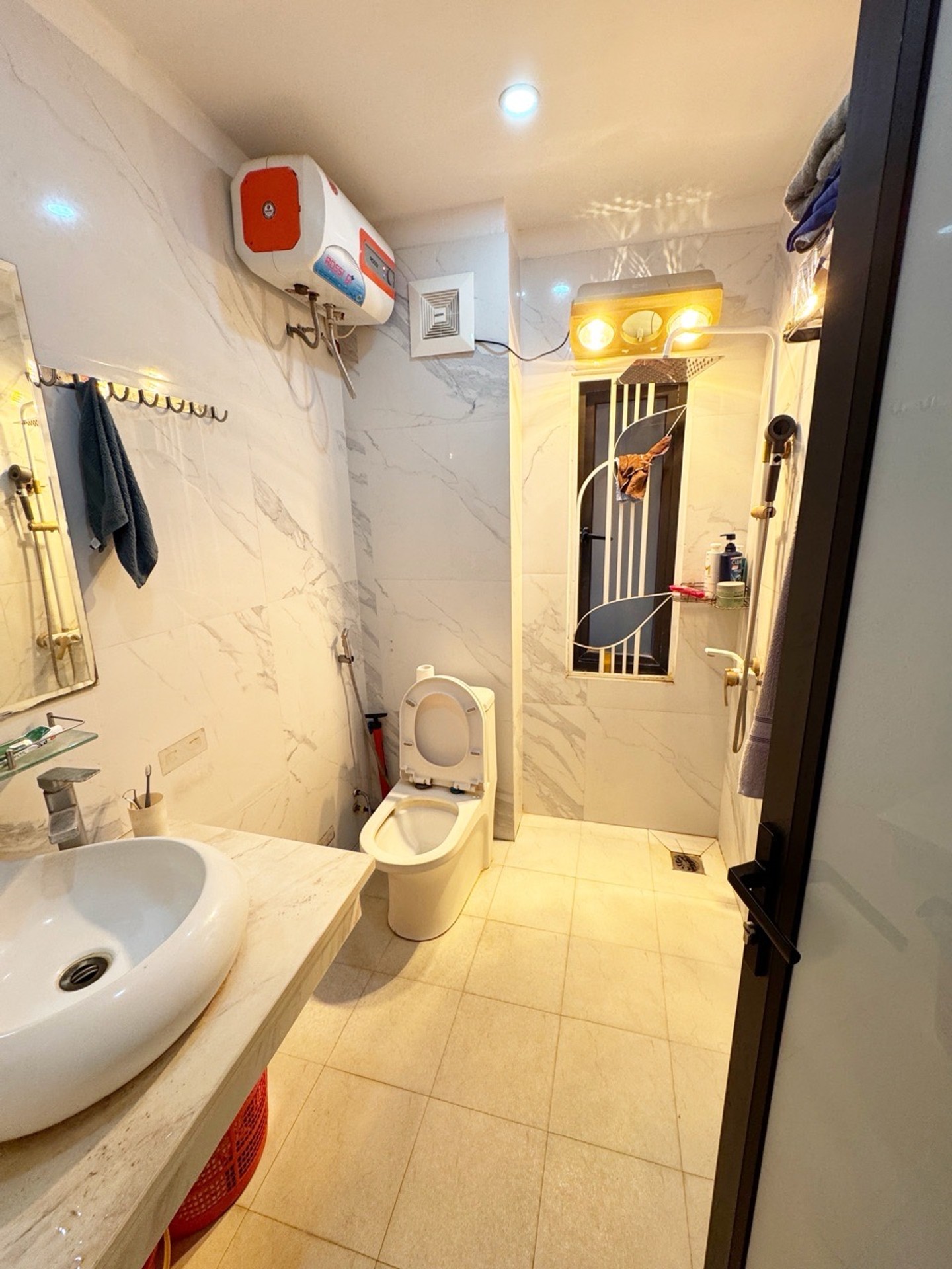 Bán nhà Hoàng Mai - diện tích 48m2 5 tầng - gần ô tô - giá 10,8 tỷ