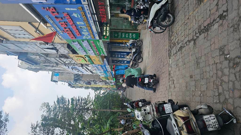 Bán nhà Thanh Nhàn - diện tích 66.1m2 2 tầng - Mặt phố kinh doanh tấp nập - giá 33 tỷ