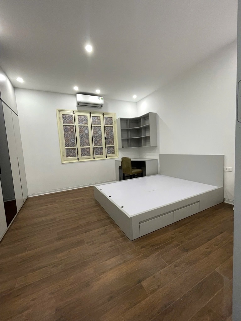 Bán nhà Minh Khai - diện tích 101m2 4 tầng - Lô góc 2 mặt ngõ - giá 24,5 tỷ