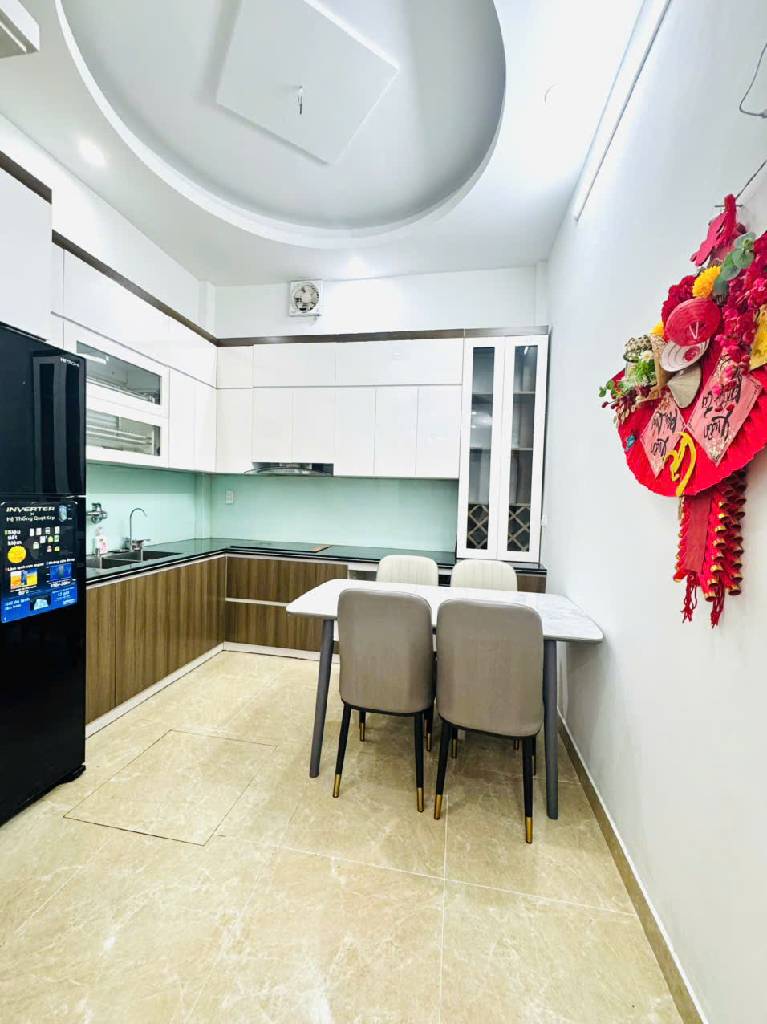 Bán nhà Trương Định - diện tích 34m2 5 tầng - Nhà đẹp thoáng - giá 9,6 tỷ