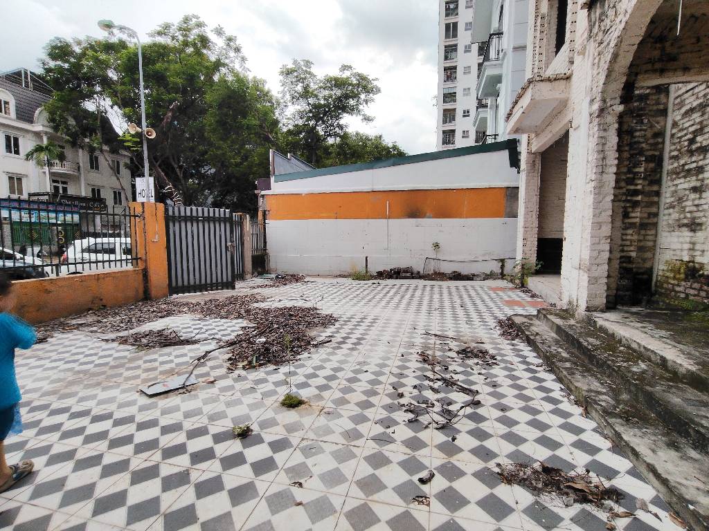 Bán nhà Trần Thủ Độ - diện tích 351m2 4 tầng - Biệt thự đơn lập đẹp nhất khu vực - giá 88 tỷ