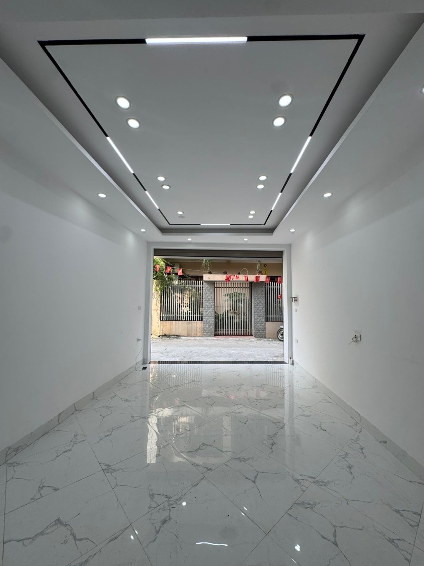 Bán nhà Hoàng Liệt - diện tích 30m2 6 tầng - Ngõ ô tô - giá 12 tỷ