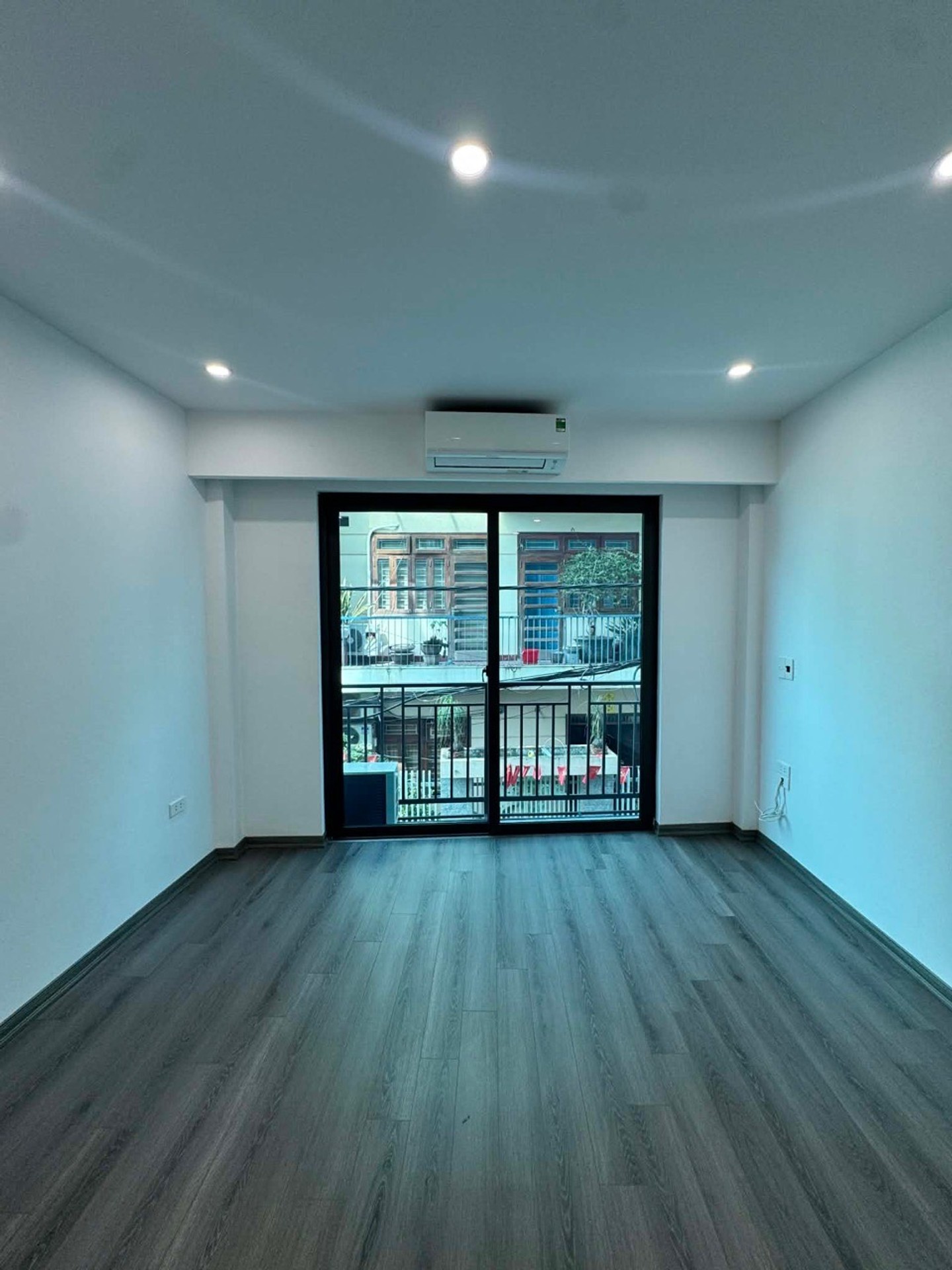 Bán nhà Hoàng Liệt - diện tích 30m2 6 tầng - Ngõ ô tô - giá 12 tỷ