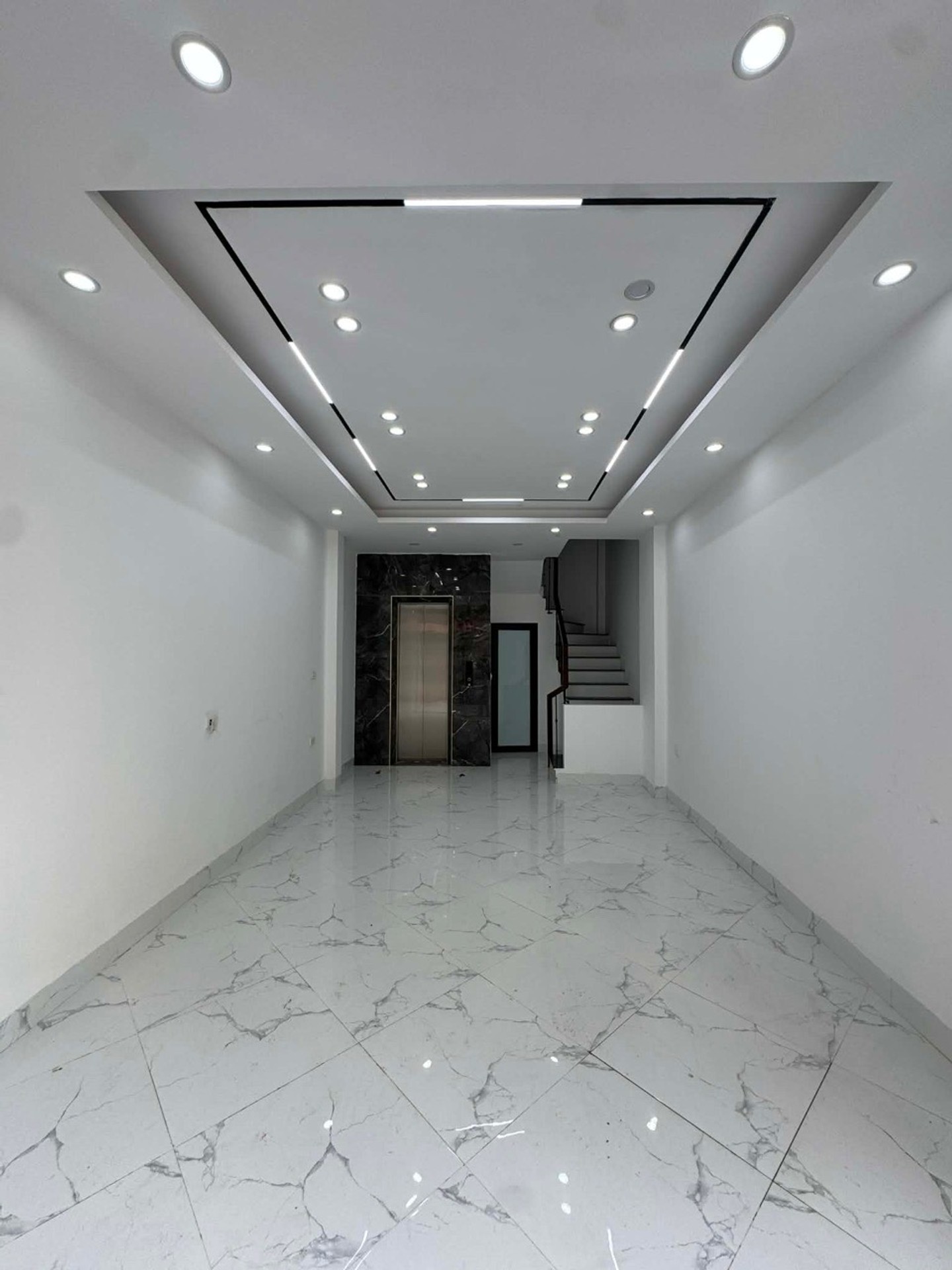 Bán nhà Hoàng Liệt - diện tích 30m2 6 tầng - Ngõ ô tô - giá 12 tỷ