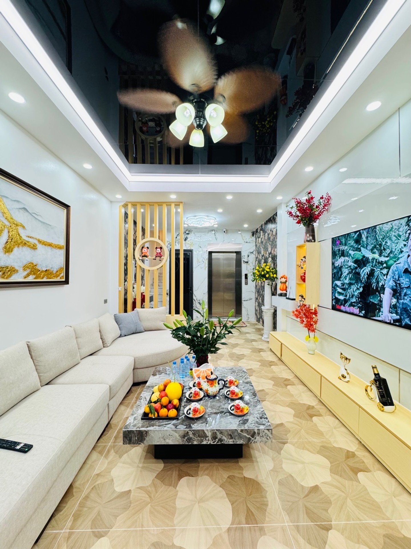 Bán nhà Tân Mai - diện tích 39m2 5 tầng - Thang máy - giá 14,6 tỷ