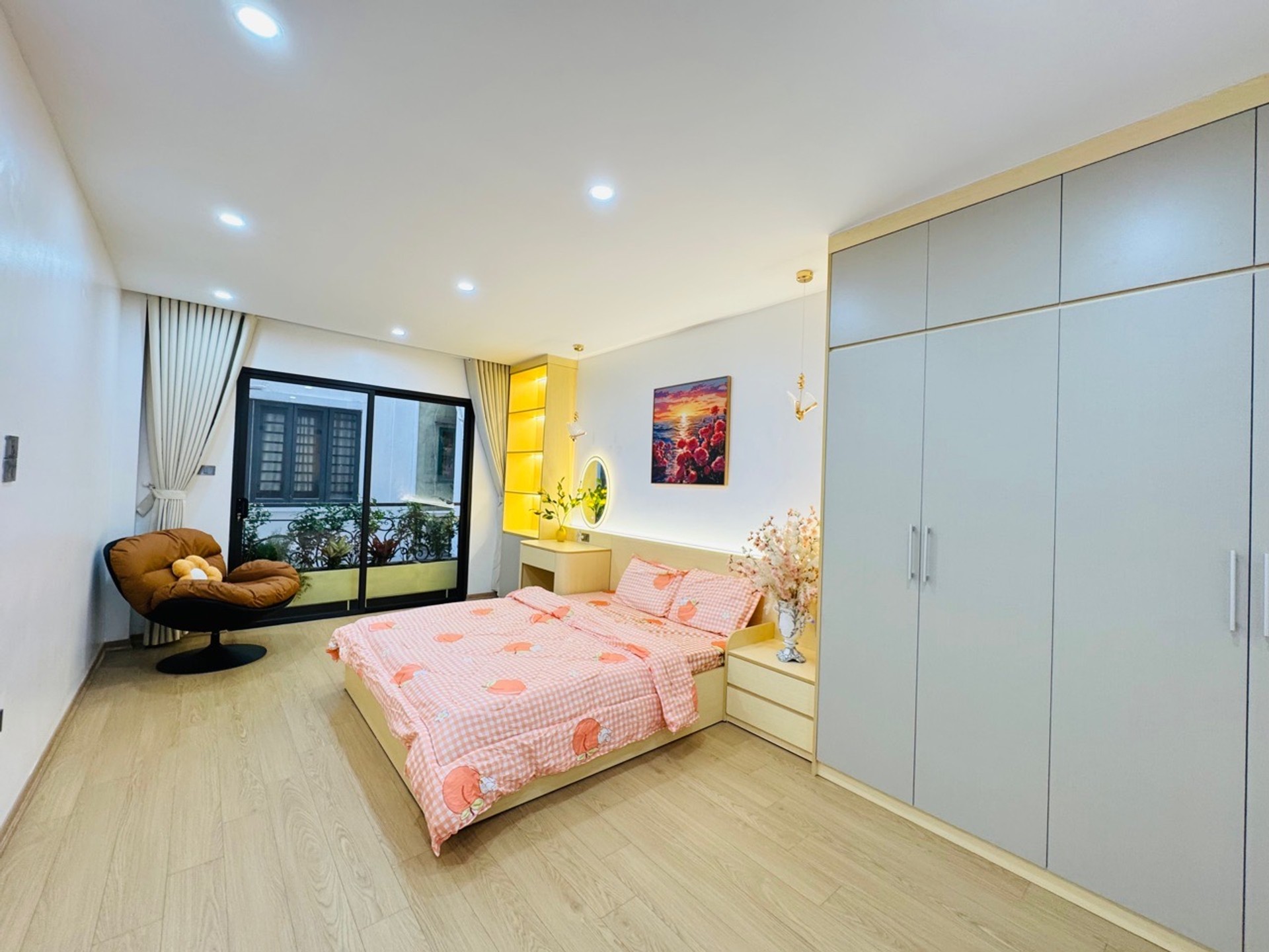 Bán nhà Tân Mai - diện tích 39m2 5 tầng - Thang máy - giá 14,6 tỷ