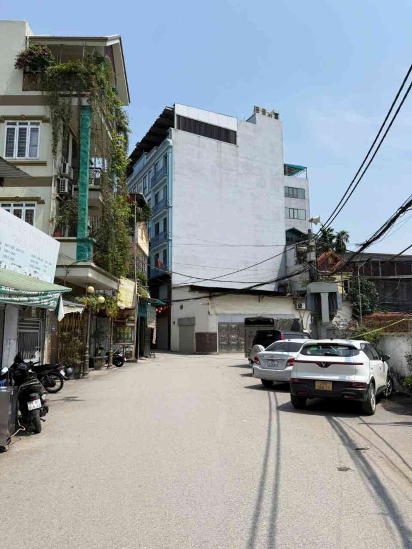 Bán nhà Nguyễn Đức Cảnh - diện tích 144m2 2 tầng - Lô góc, ô tô vào tận nhà - giá 33,85 tỷ