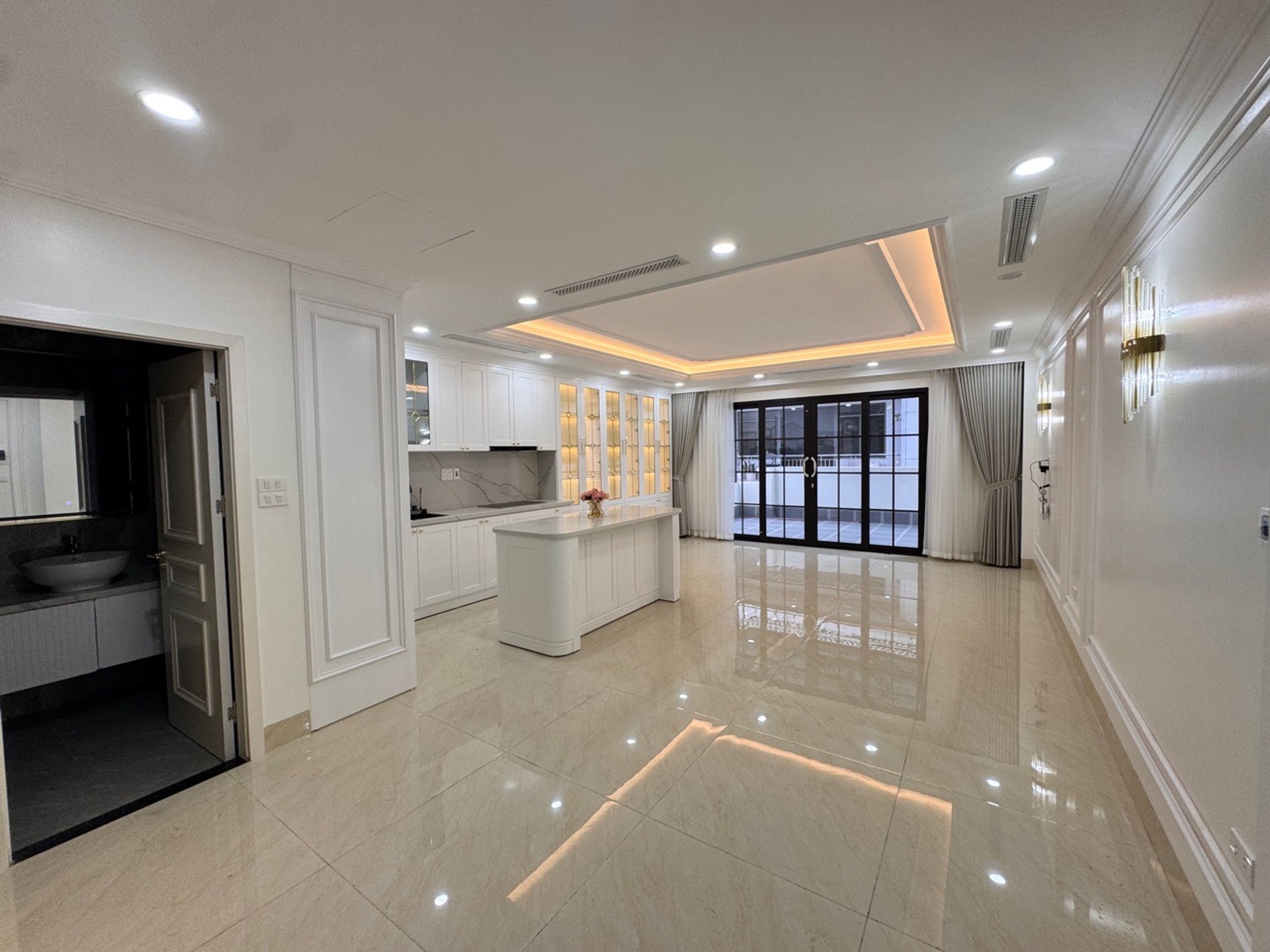 Bán nhà Tam Trinh - diện tích 75m2 7 tầng - Gara 2 xe 7 chỗ - giá 28,6 tỷ
