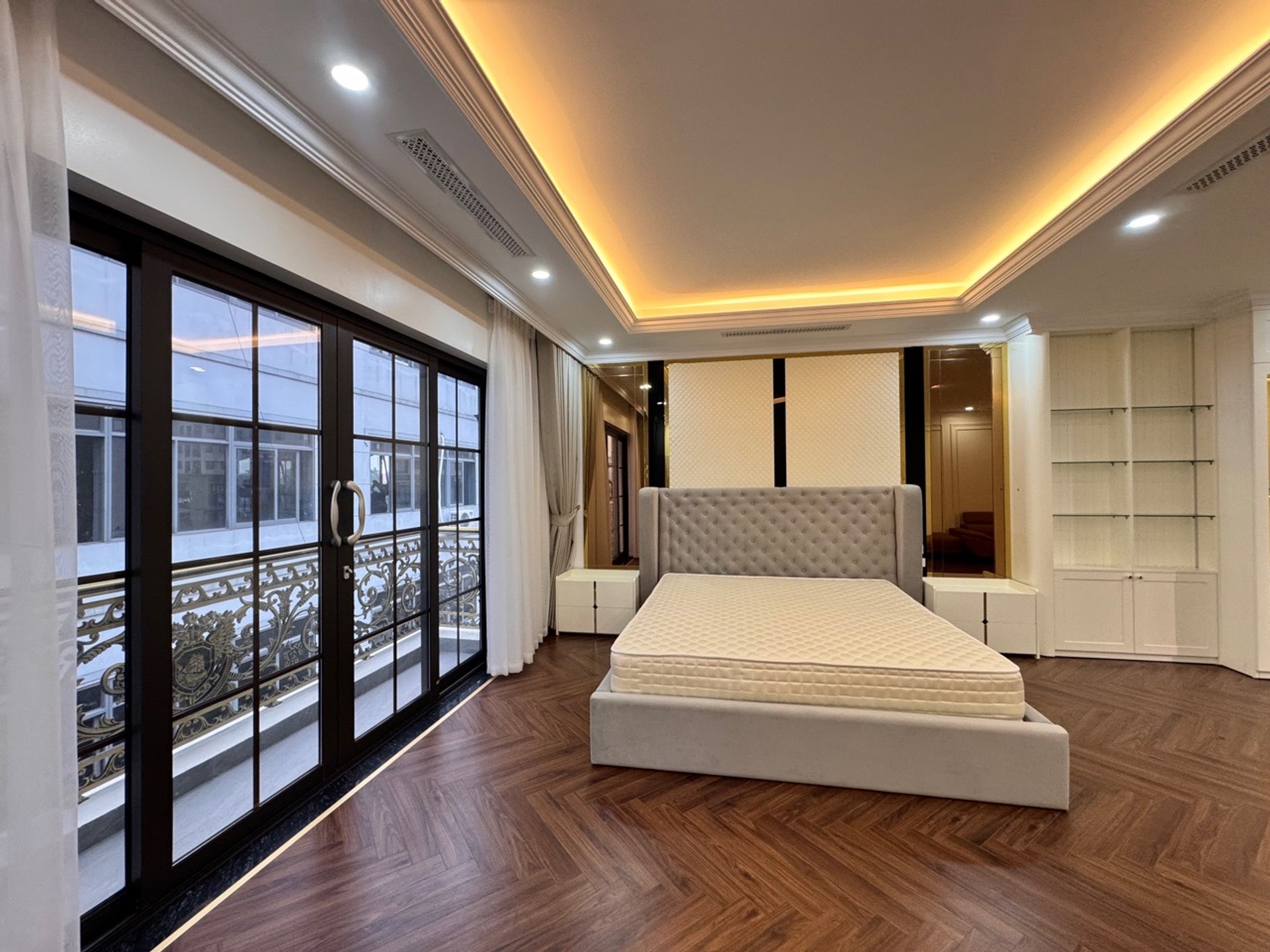 Bán nhà Tam Trinh - diện tích 75m2 7 tầng - Gara 2 xe 7 chỗ - giá 28,6 tỷ