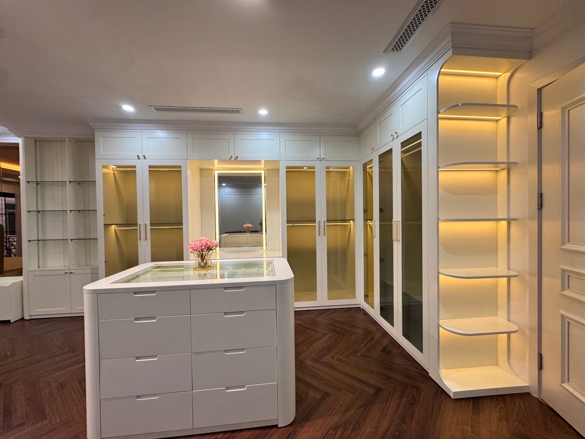 Bán nhà Tam Trinh - diện tích 75m2 7 tầng - Gara 2 xe 7 chỗ - giá 28,6 tỷ
