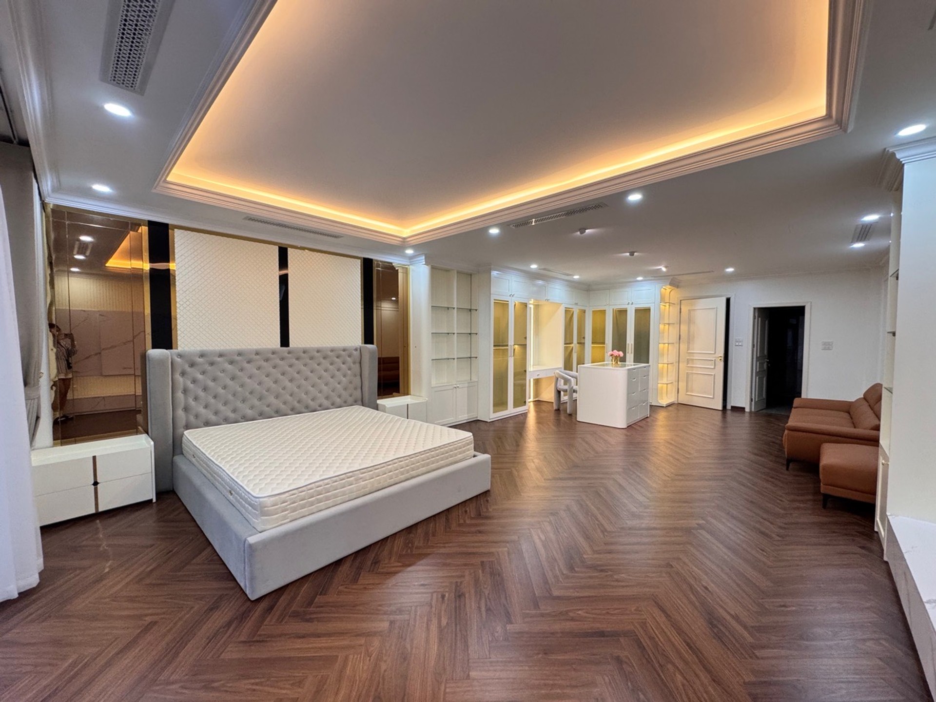 Bán nhà Tam Trinh - diện tích 75m2 7 tầng - Gara 2 xe 7 chỗ - giá 28,6 tỷ