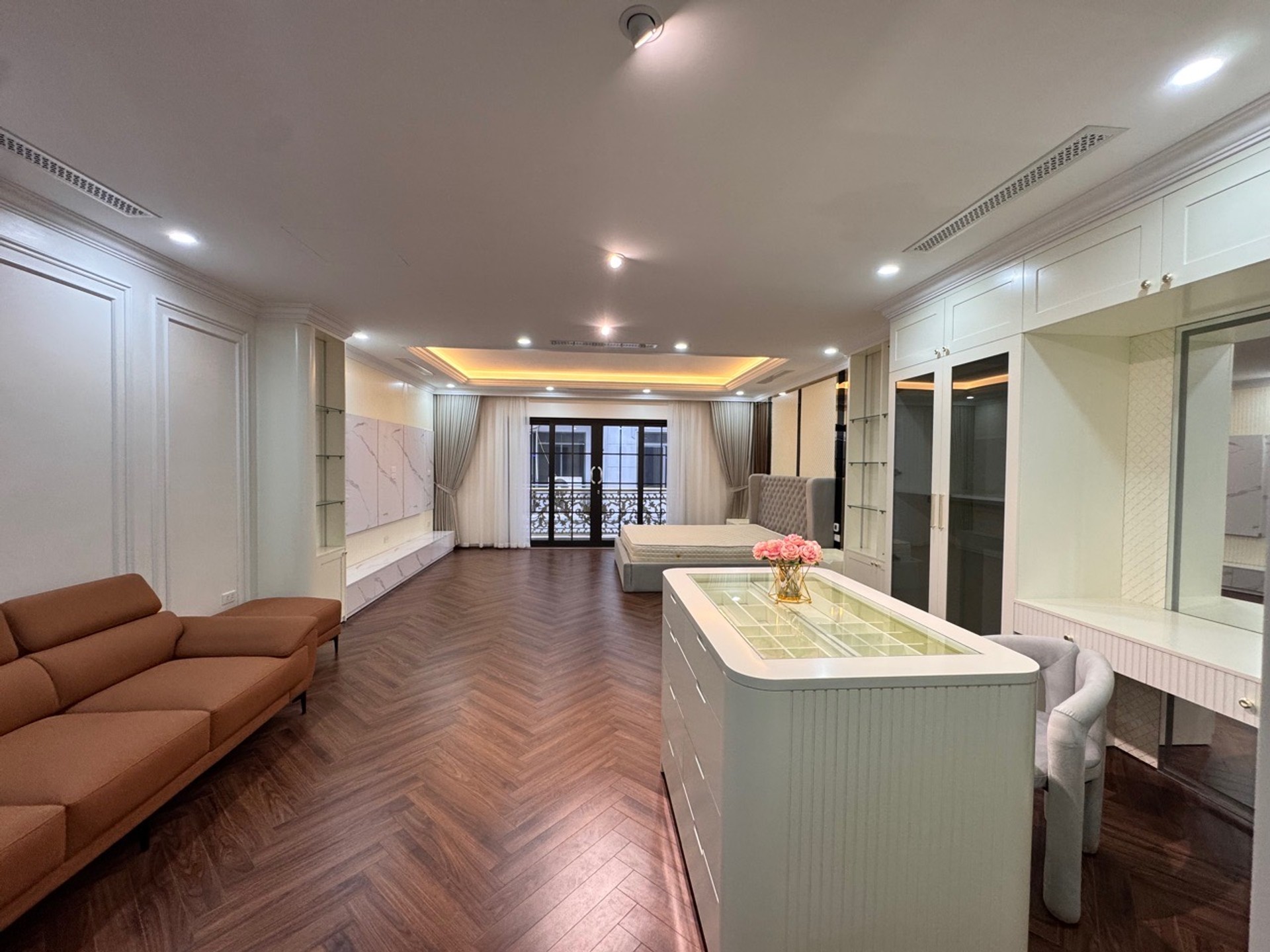 Bán nhà Tam Trinh - diện tích 75m2 7 tầng - Gara 2 xe 7 chỗ - giá 28,6 tỷ